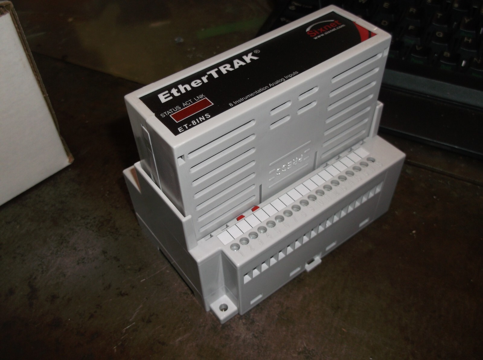 NIB SIXNET ET-8INS-U ETHERTRAK ETNERNET I/O MODULE W/ BASE (125)