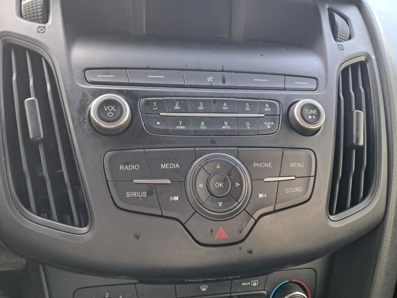 FOCUS 2018 Glove Box 4892054