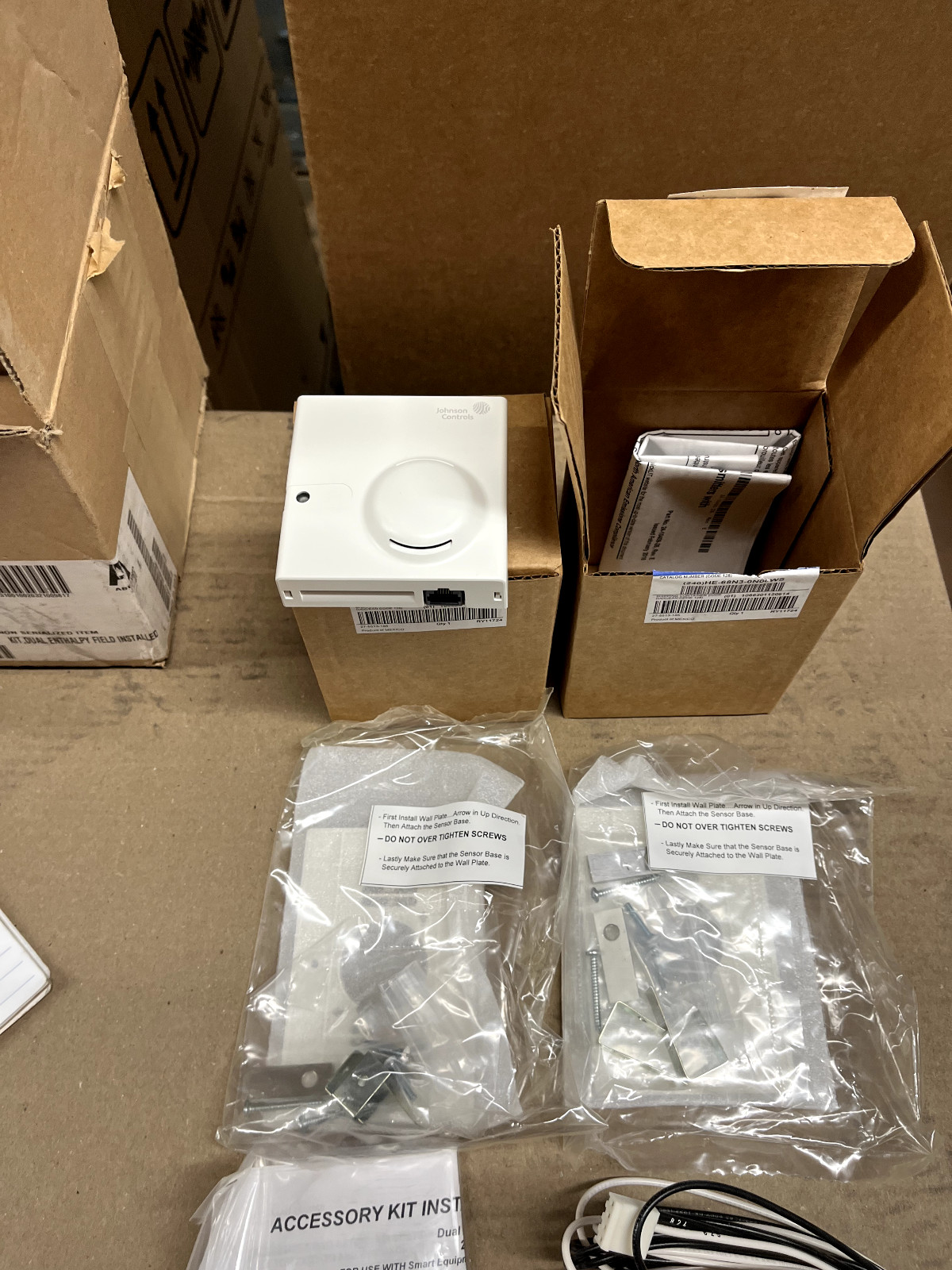 WALL MOUNT TEMPERATURE SENSOR HE-68N3-ONOOWS