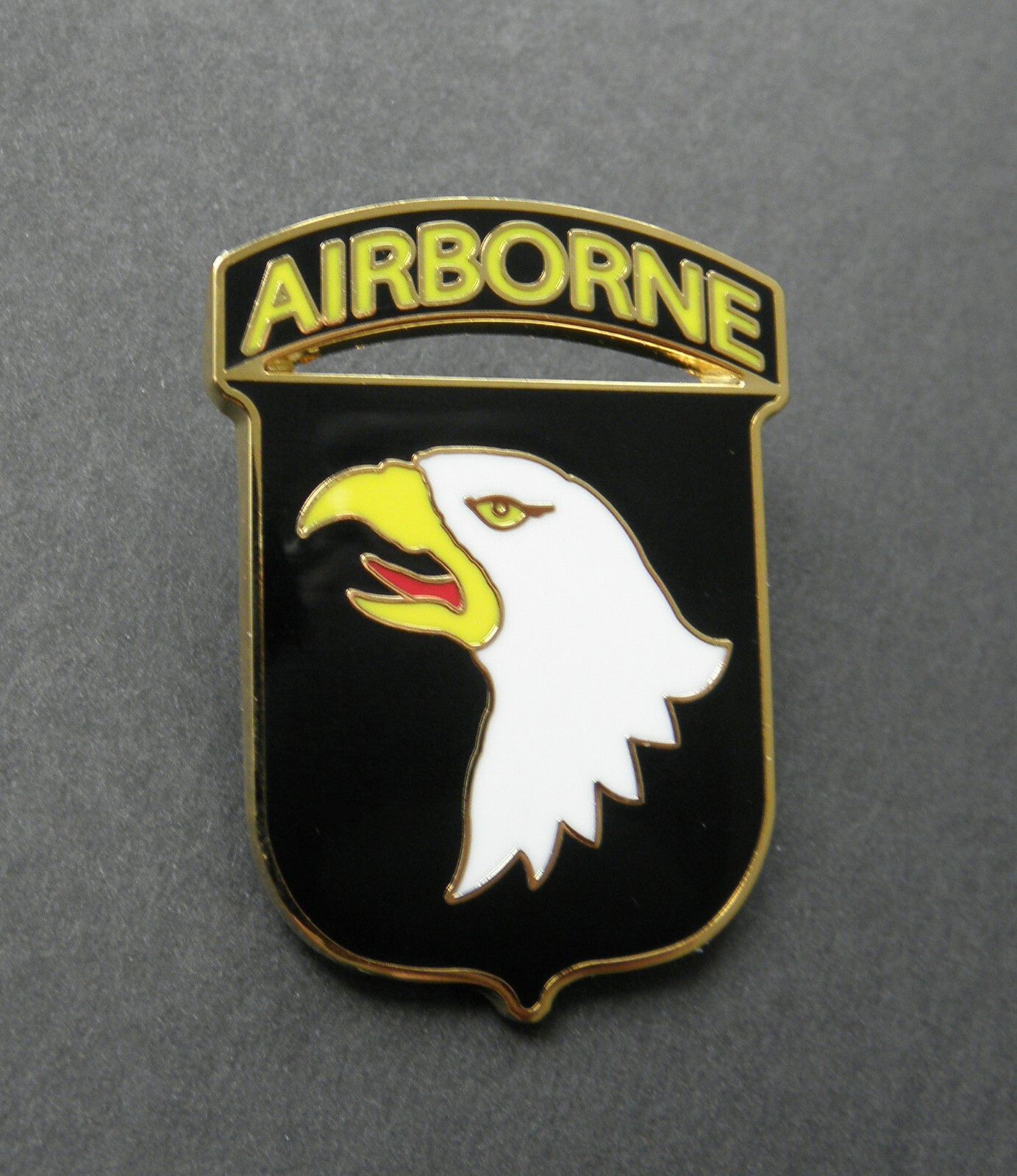 ARMY 101st A/B Airborne Division US Large Lapel Pin Badge 1.5 x 1 inches