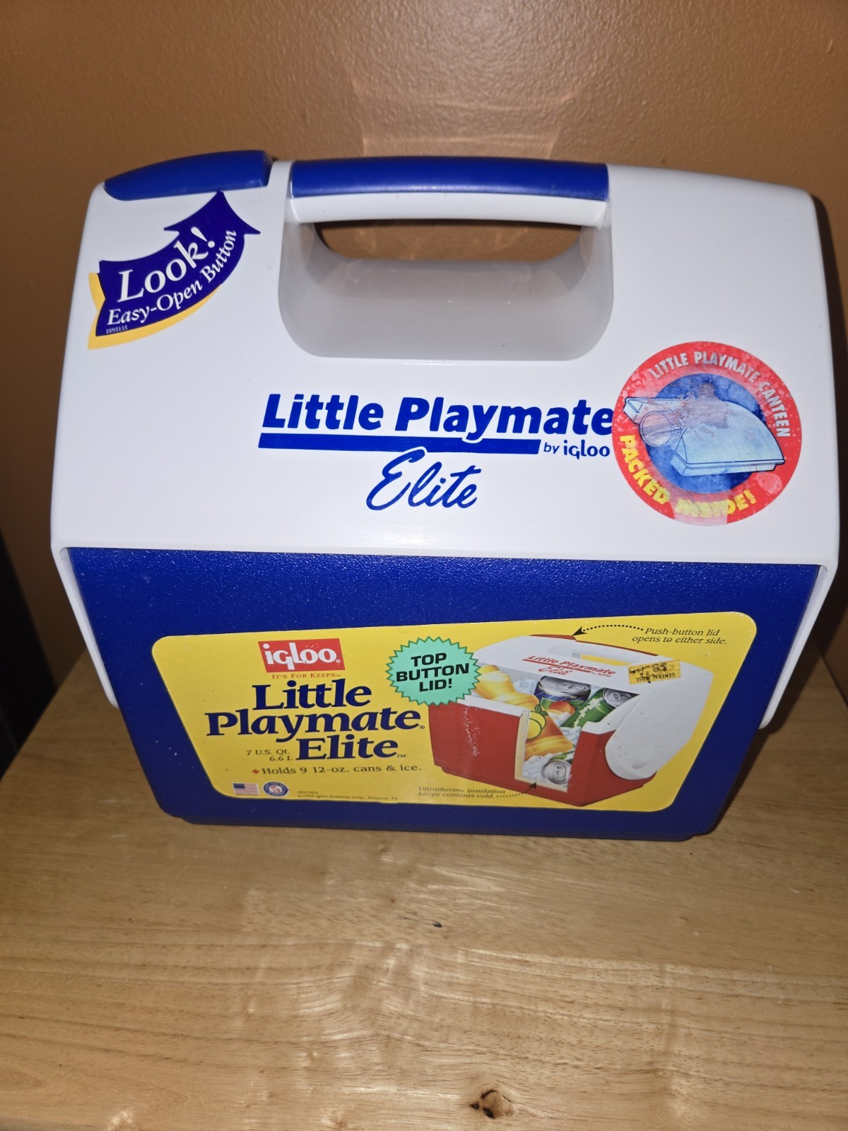 VINTAGE IGLOO LITTLE PLAYMATE ELITE COOLER W/WATER/ICE BOTTLE NOS
