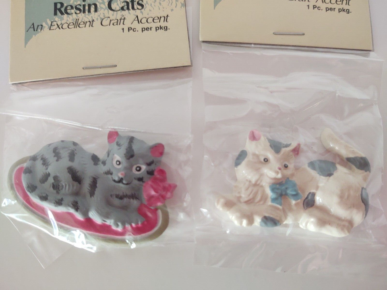 Kitty Craft Accent 2 Piece Set 1.25" Each White & Gray Cats