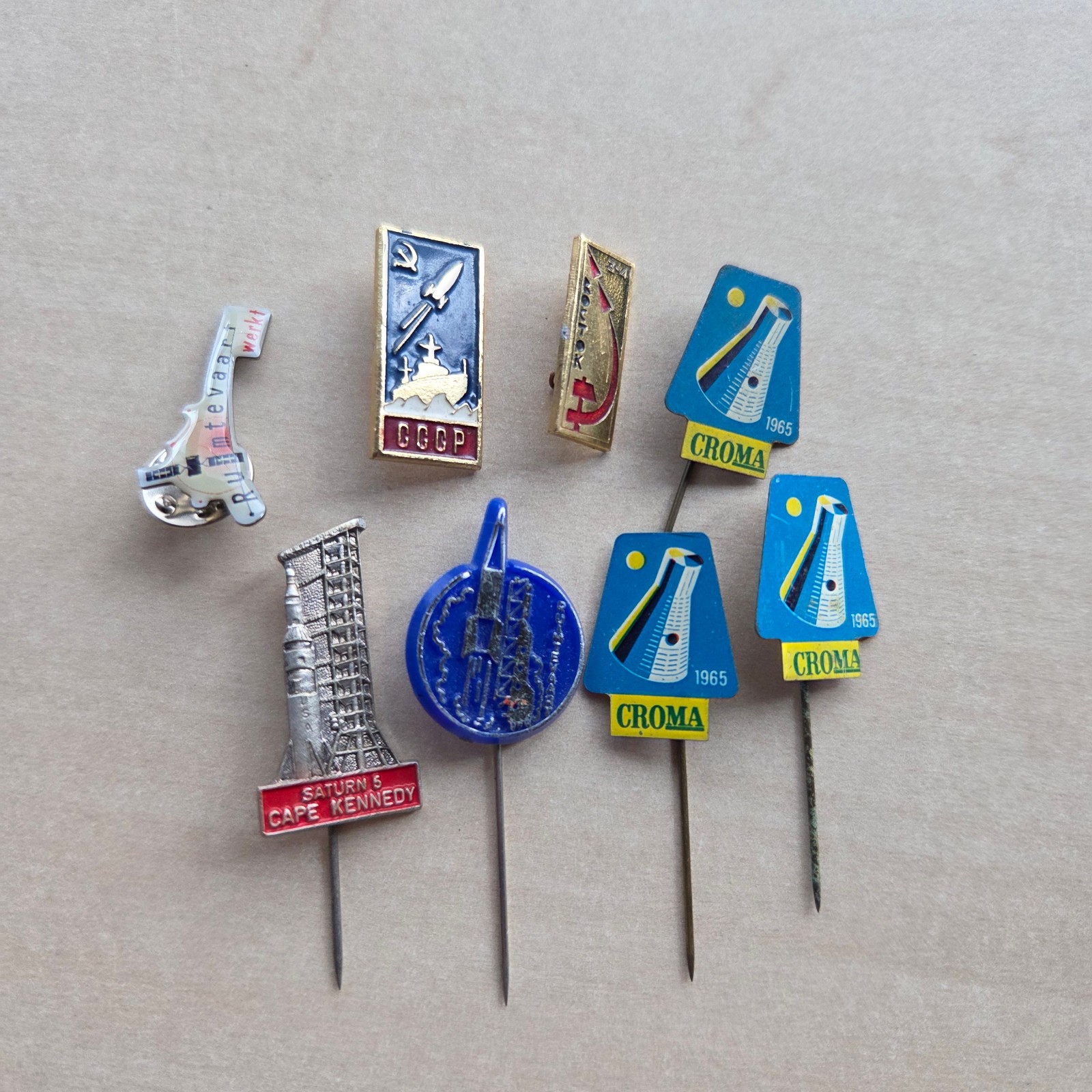 Vintage Space Exploration pin badges 1960s Saturn 5 Kennedy Space Station CCCP
