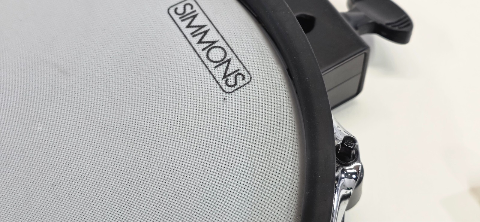 Simmons SD550 10in Dual Zone Drum Pad with L Rod