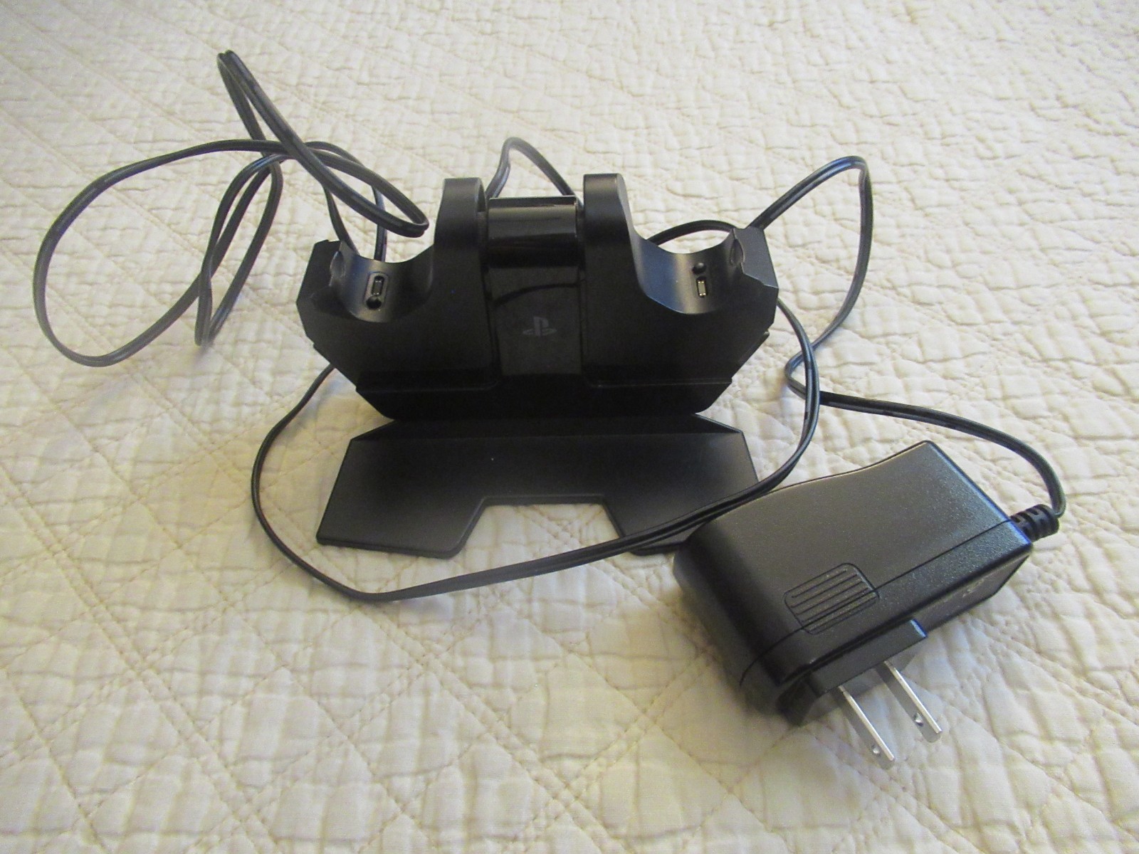 PlayStation 4 PowerA DualShock Controller Charging Dock (Open Box) (Tested)