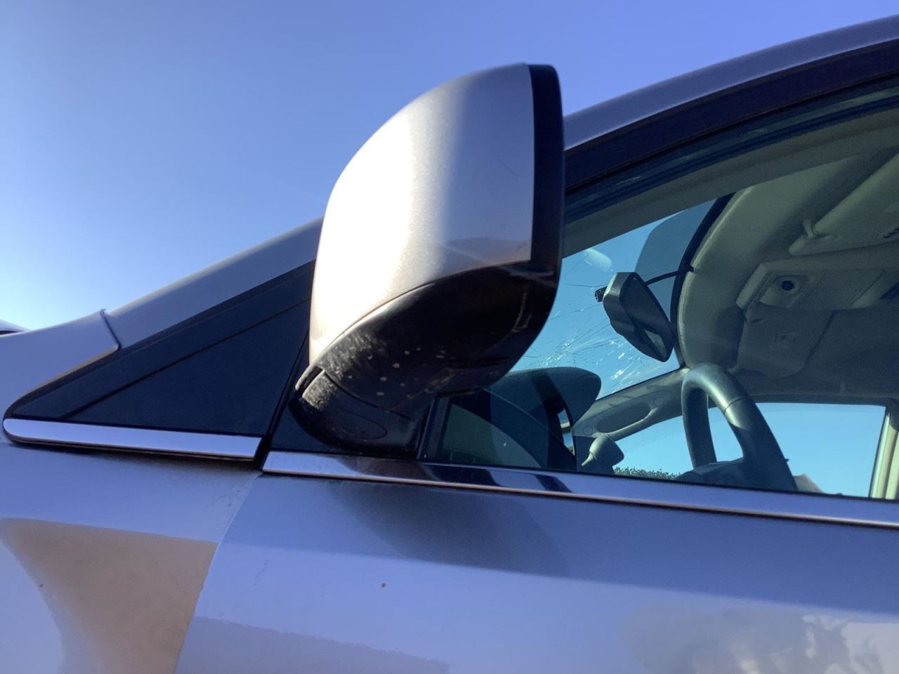 TOWN COUN 2014 Glove Box 4894963