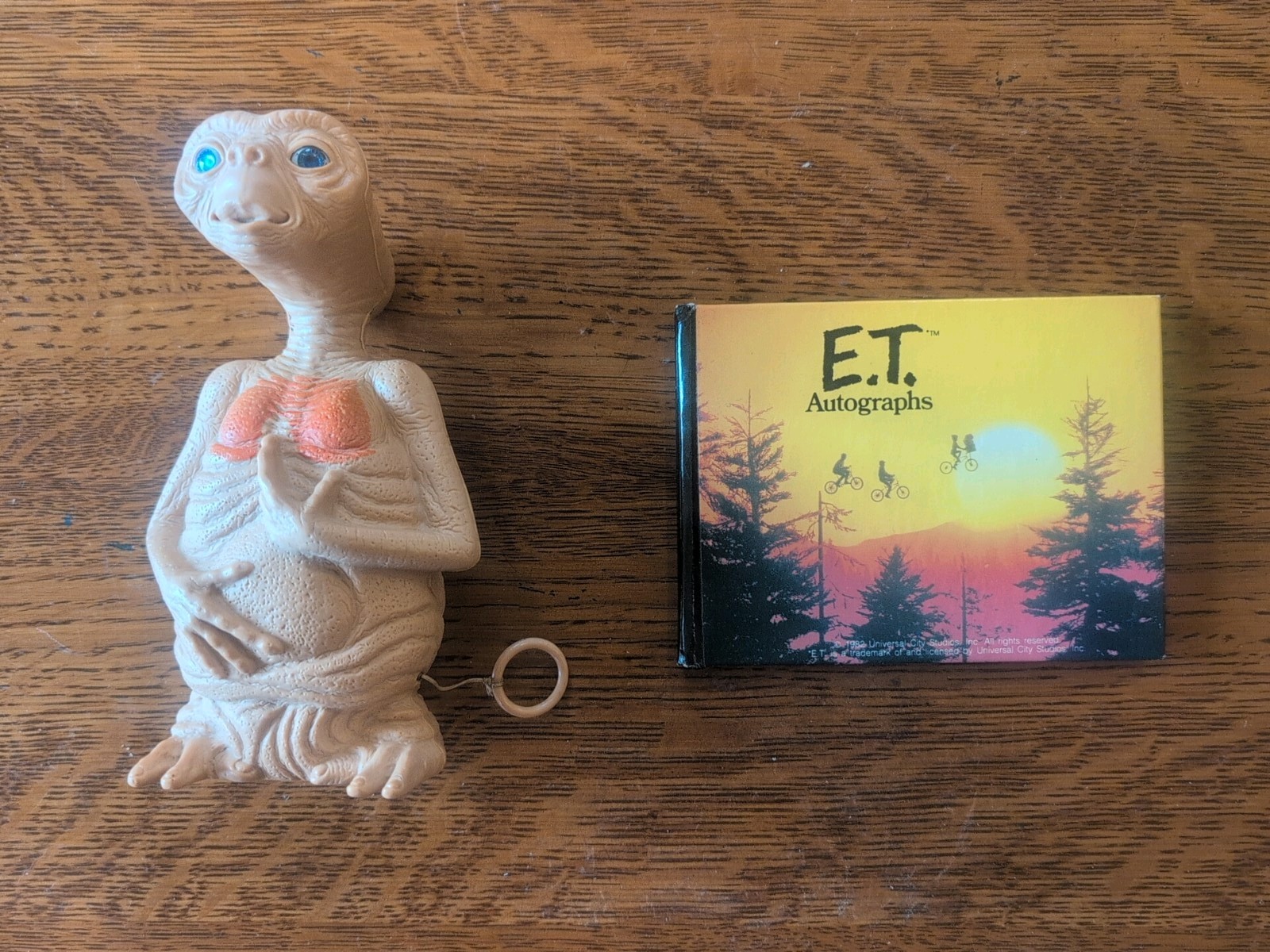 E.T Extraterrestrial Pull String Doll And E. T. Autograph Book (Blank)