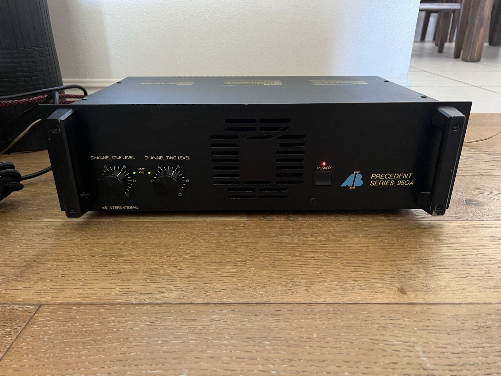 Ab international precedent series 950a Power Amplifier In Good Working Condition