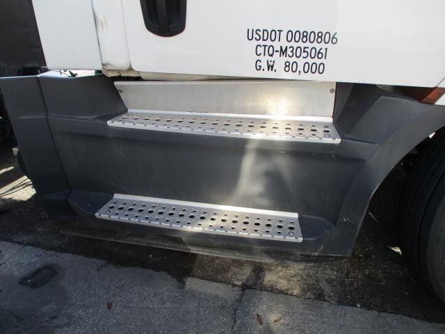 For 2020 FREIGHTLINER CASCADIA 126 SIDE FAIRING Right ,  FL
