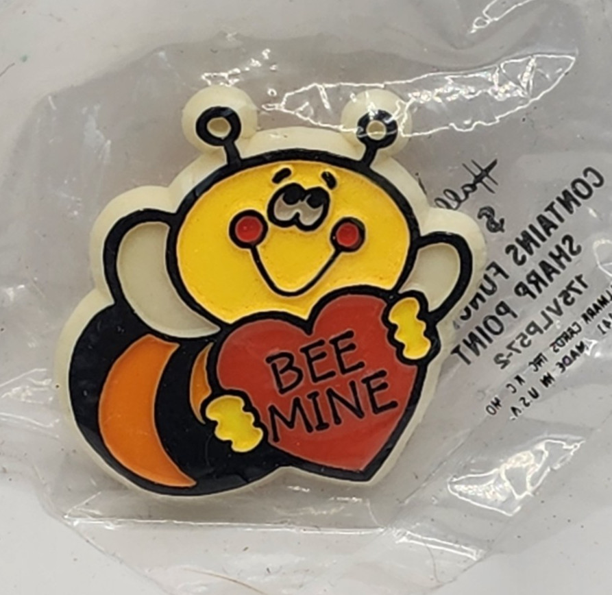 Vintage HALLMARK PIN Bumblebee BEE MINE Heart Valentine's Day NIP SEALED USA