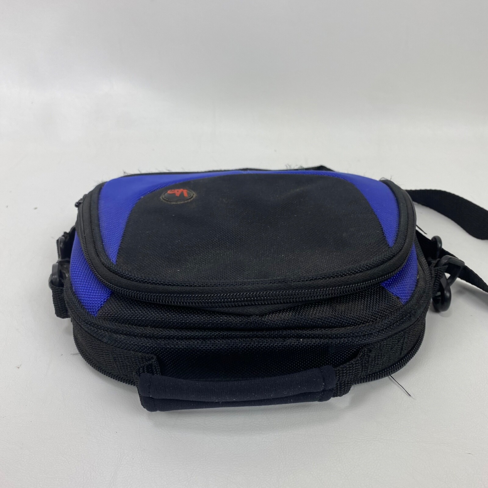 Handheld gaming molded carrying case