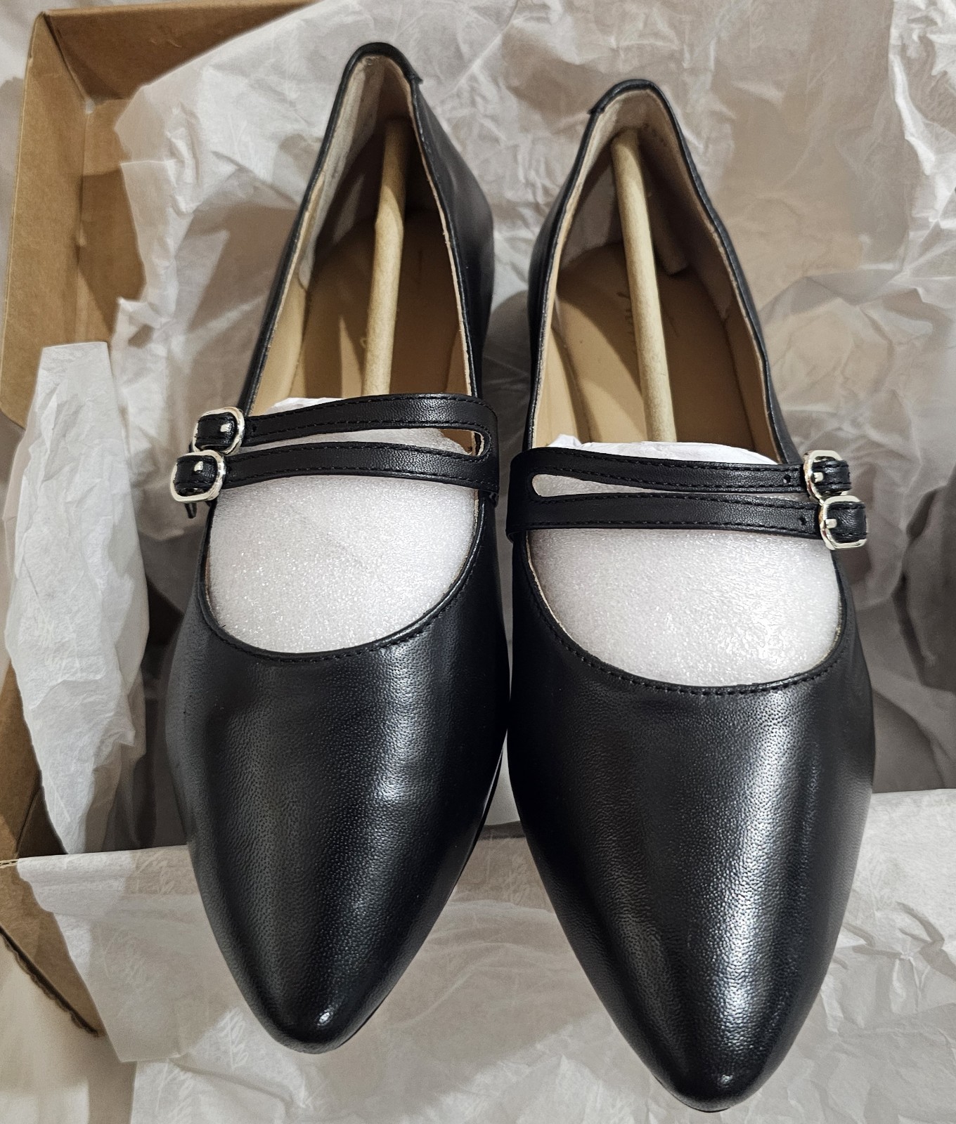 *NIB* Trotters Emerald Mary Jane Flat Black Size 7.5