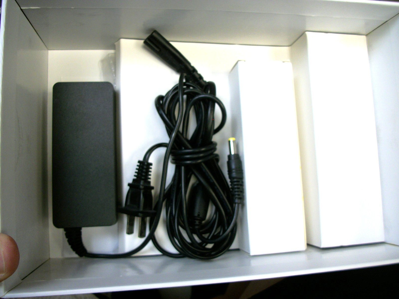 HOLIGHT 27M Smart LED Projector. Office Stored Item in Box.