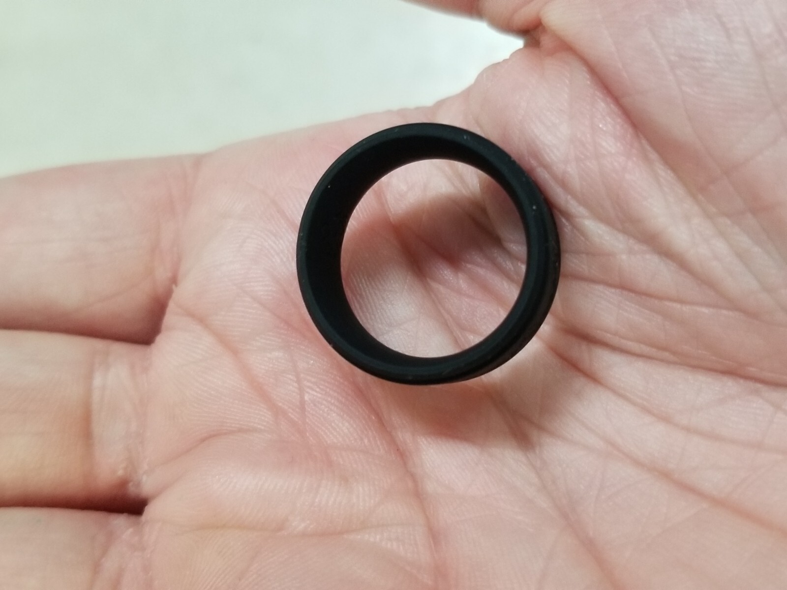 Knot Theory Engraved Silicone Ring - Engraved Waves Black - Size 12