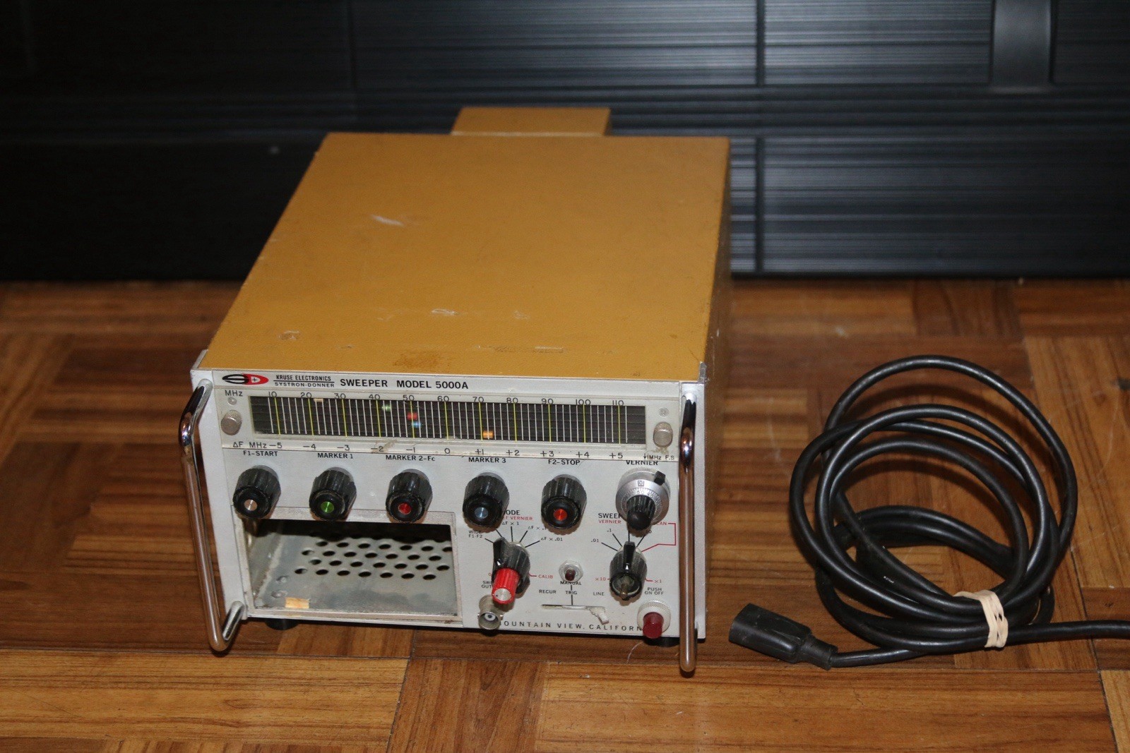 SD Kruse Electronics RADIO FREQUENCY Sweeper 5000A w/ Power Cord