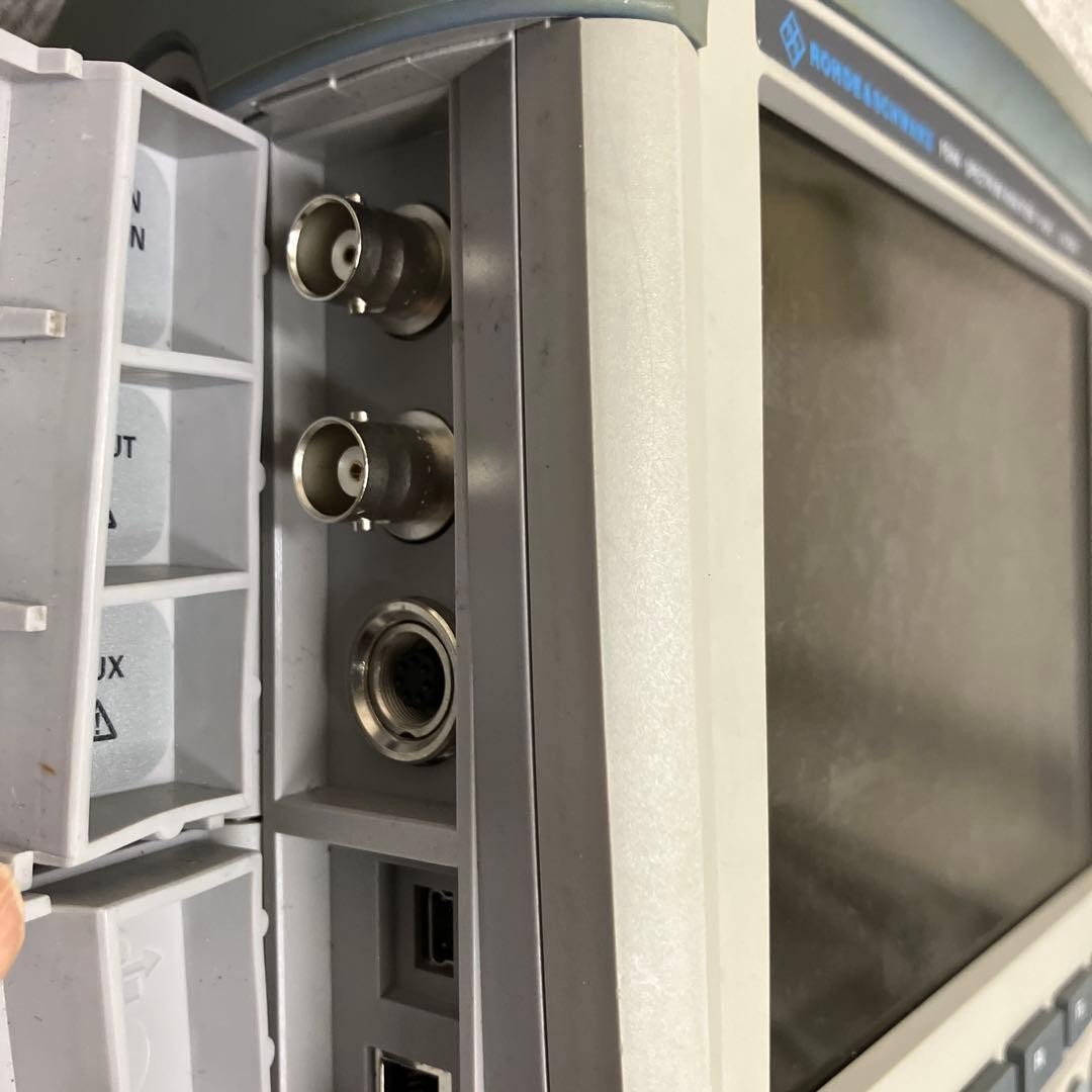 Rohde Schwarz FSH4 Handheld Spectrum Analyzer