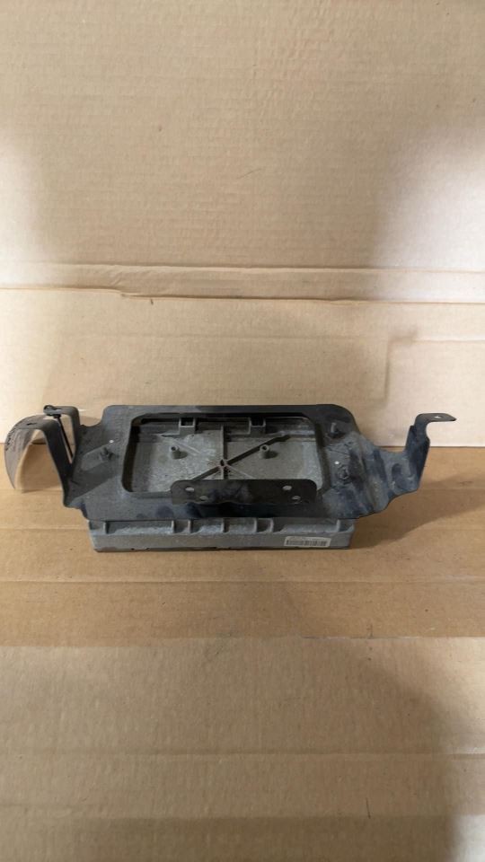 TOWN COUN 2008 Glove Box 18942