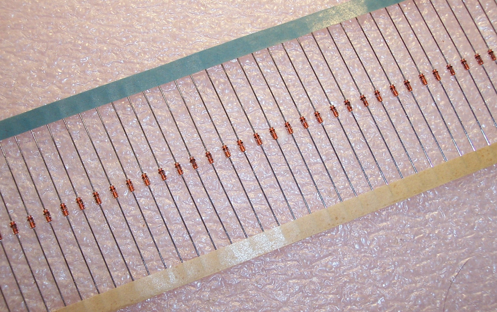 QTY (100) 1N5230B VISHAY DO-35  ZENER DIODES 4.7V 500mW