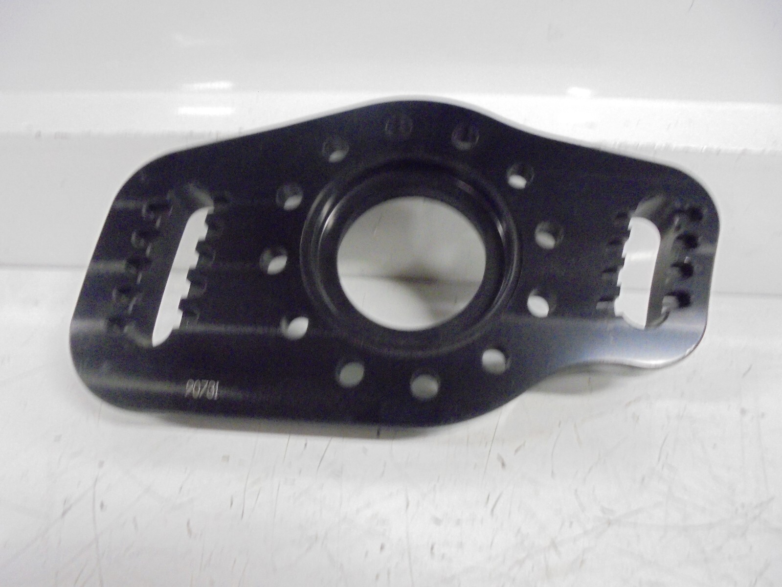 BLOOMQUIST TEAM ZERO J-BAR MOUNT # 90731-DIRT LATE MODEL-IMCA-CRATE-MARS-NEW !