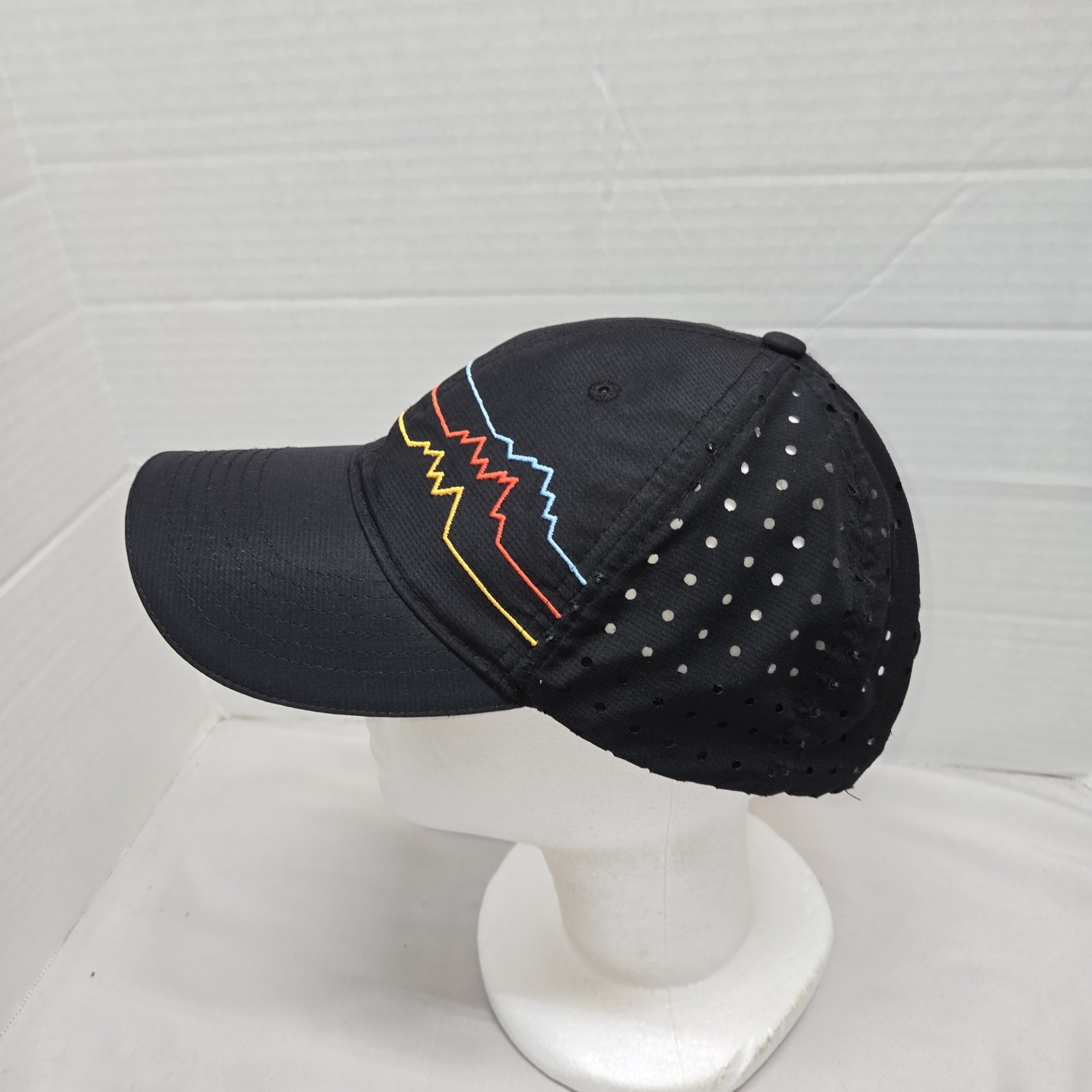 Headsweats Mountain Crusher Hat Lightweight Running Black Euc