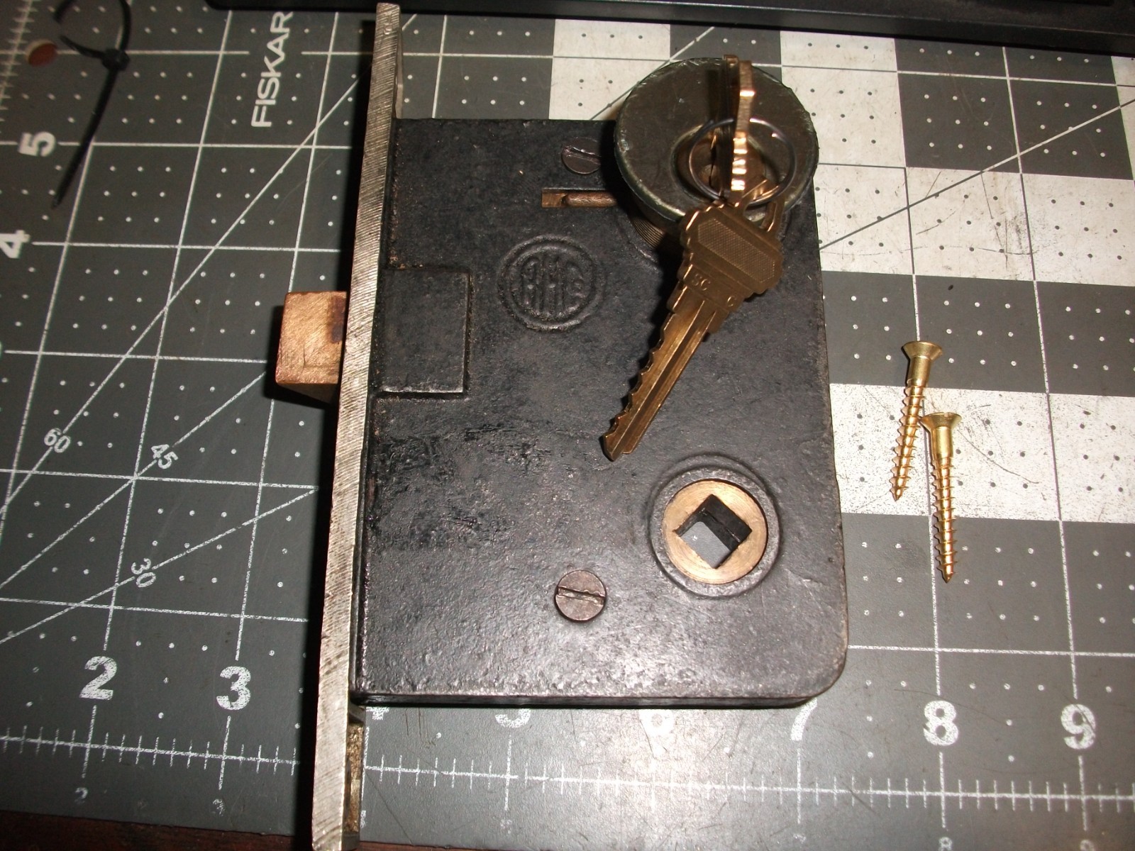 READING HARDWARE 01505  ENTRY MORTISE LOCK new cylinder + 2 KEYS w/attach hrdwre