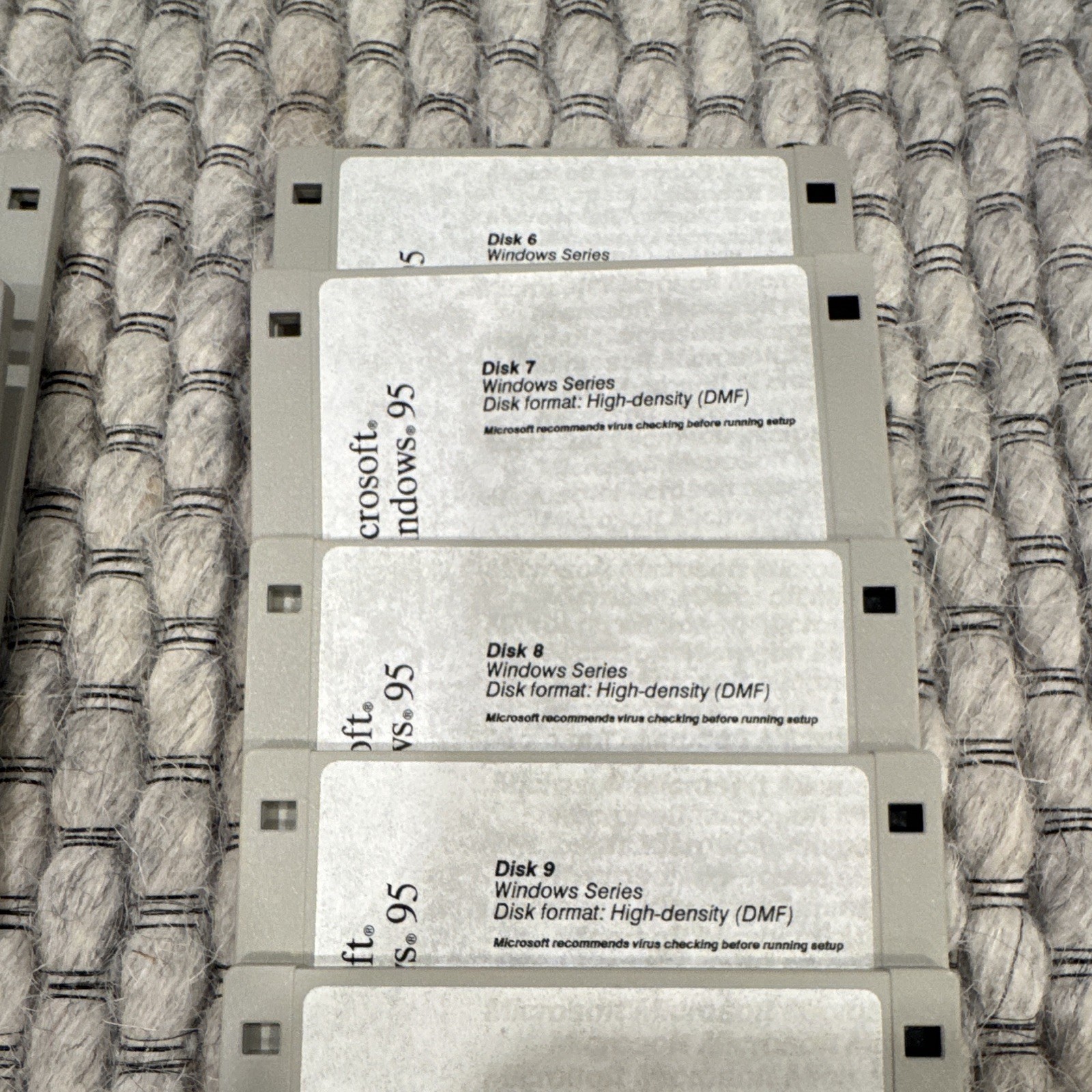 Microsoft Windows 95 Upgrade Operating System 3.5" Floppy Disk Set English