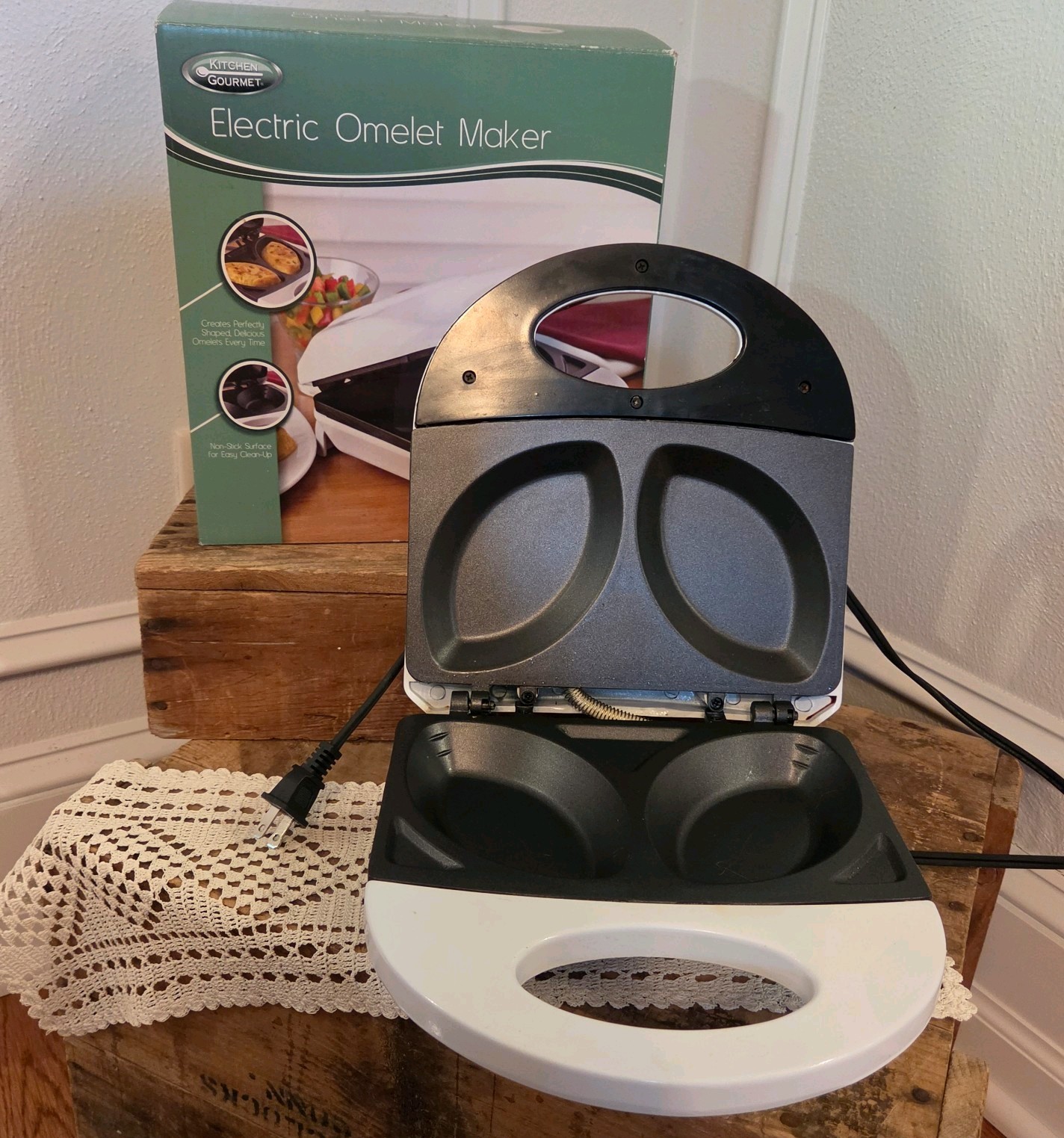 KITCHEN GOURMET ELECTRIC OMELET MAKER WHITE COUNTER TOP SW-086
