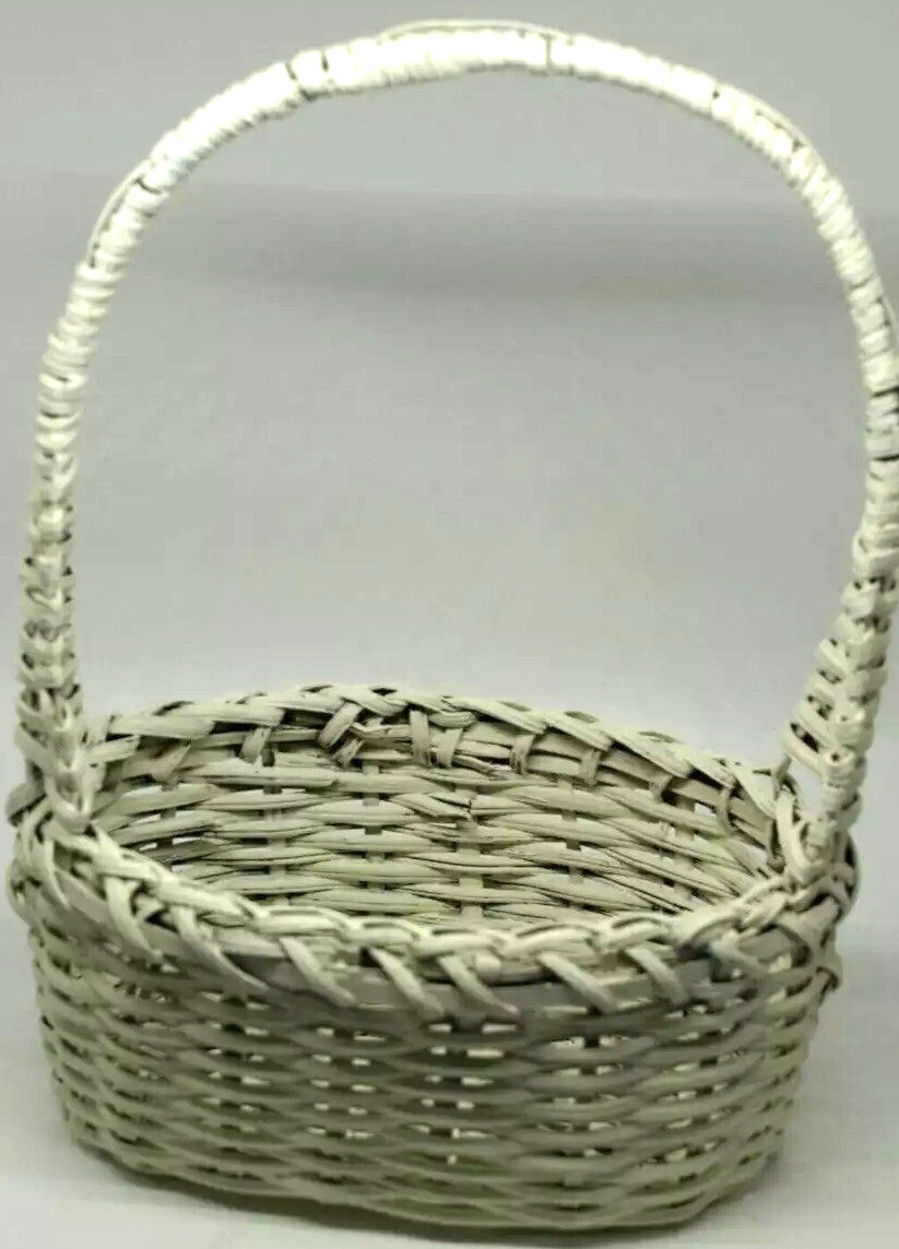 Vintage Basket Updated With White Chalk Paint-Easter Oval With Handle