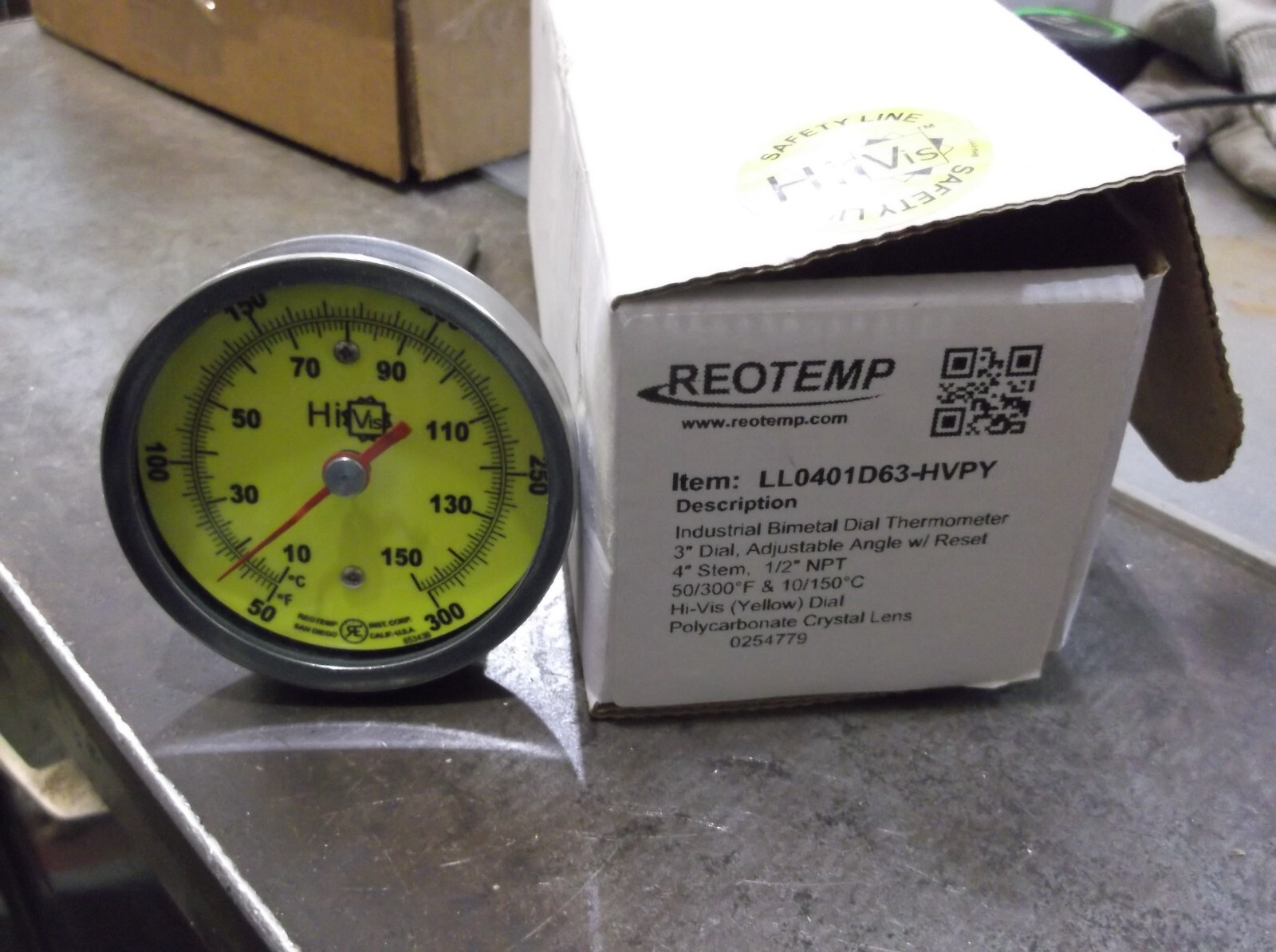 NIB REOTEMP LL0401D63-HVPY THERMOMETER 50-300F 3" DIAL 4" STEM 1/2" NPT (QQ3)