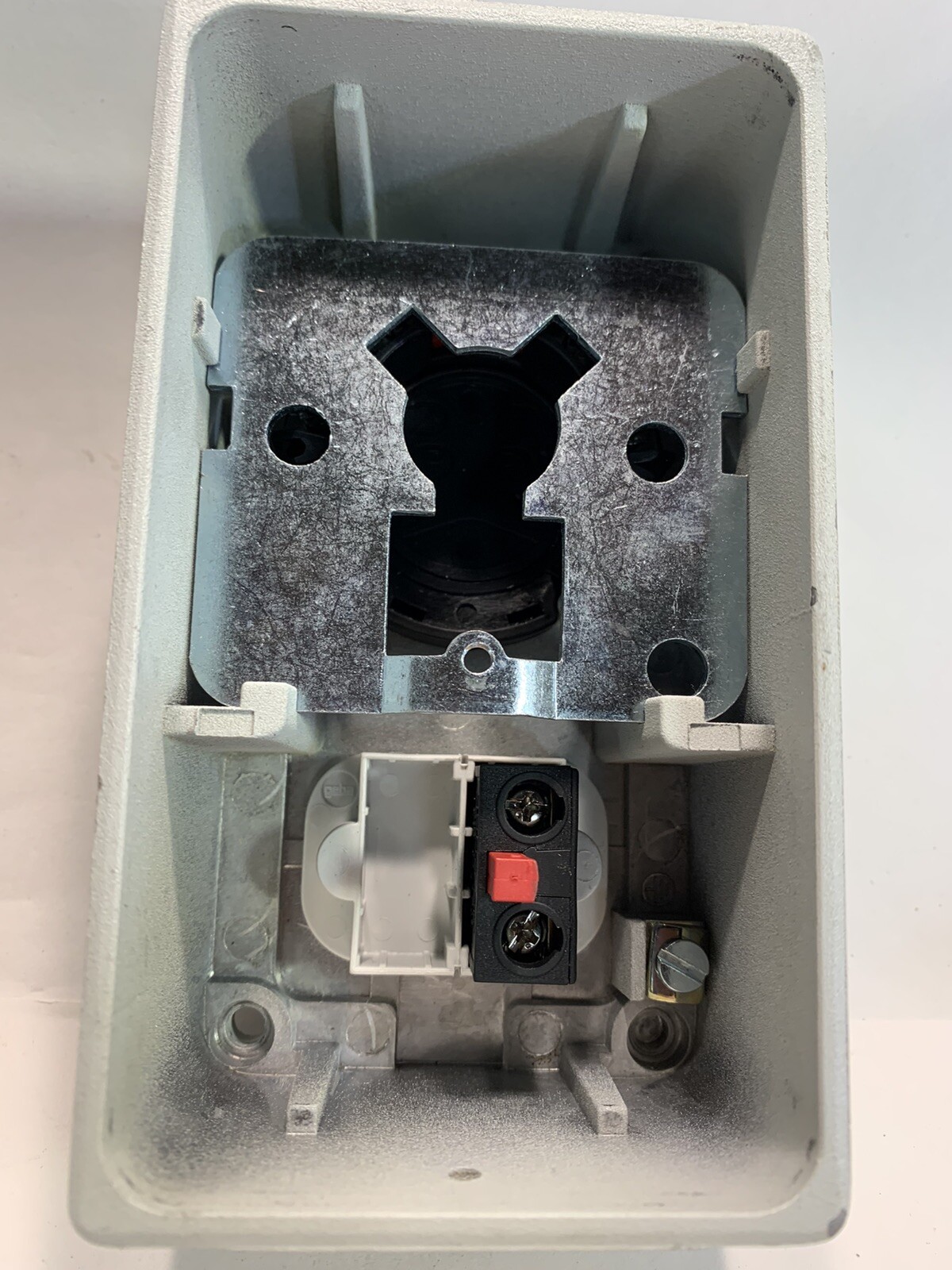 GEBA Surface Mount Keyed Wall Switch W/ Emergency E Stop Type S-APZ 2-1TR/2W.N