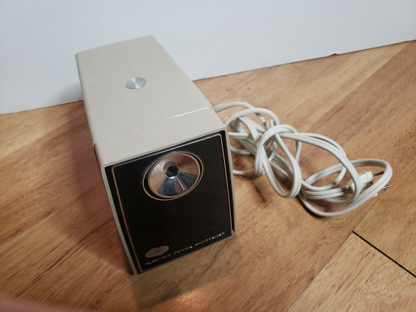 Vintage SUNBEAM Electric Pencil Sharpener Model ES-C B1324