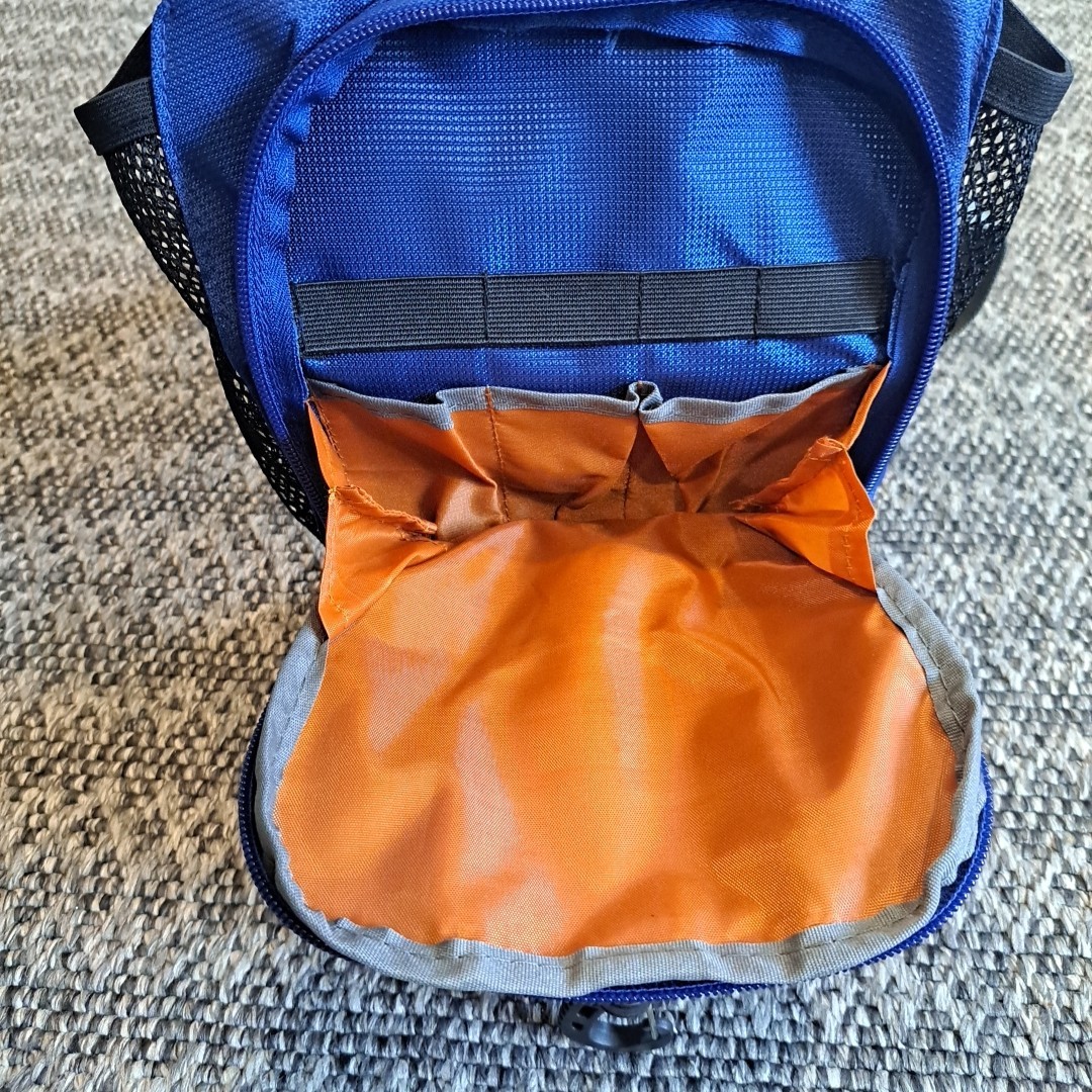 High Sierra Blue Hydration Pack 2L No Bladder Excellent Condition