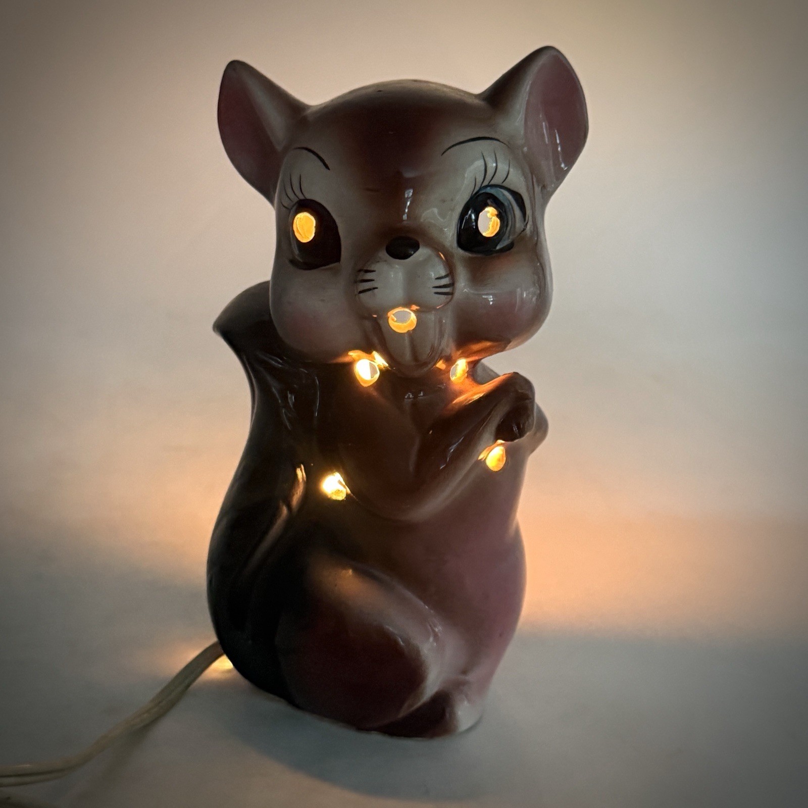 Working Vintage Cute Ceramic Grey Squirrel TV Lamp Nightlight - 6.75“ X 2.75”