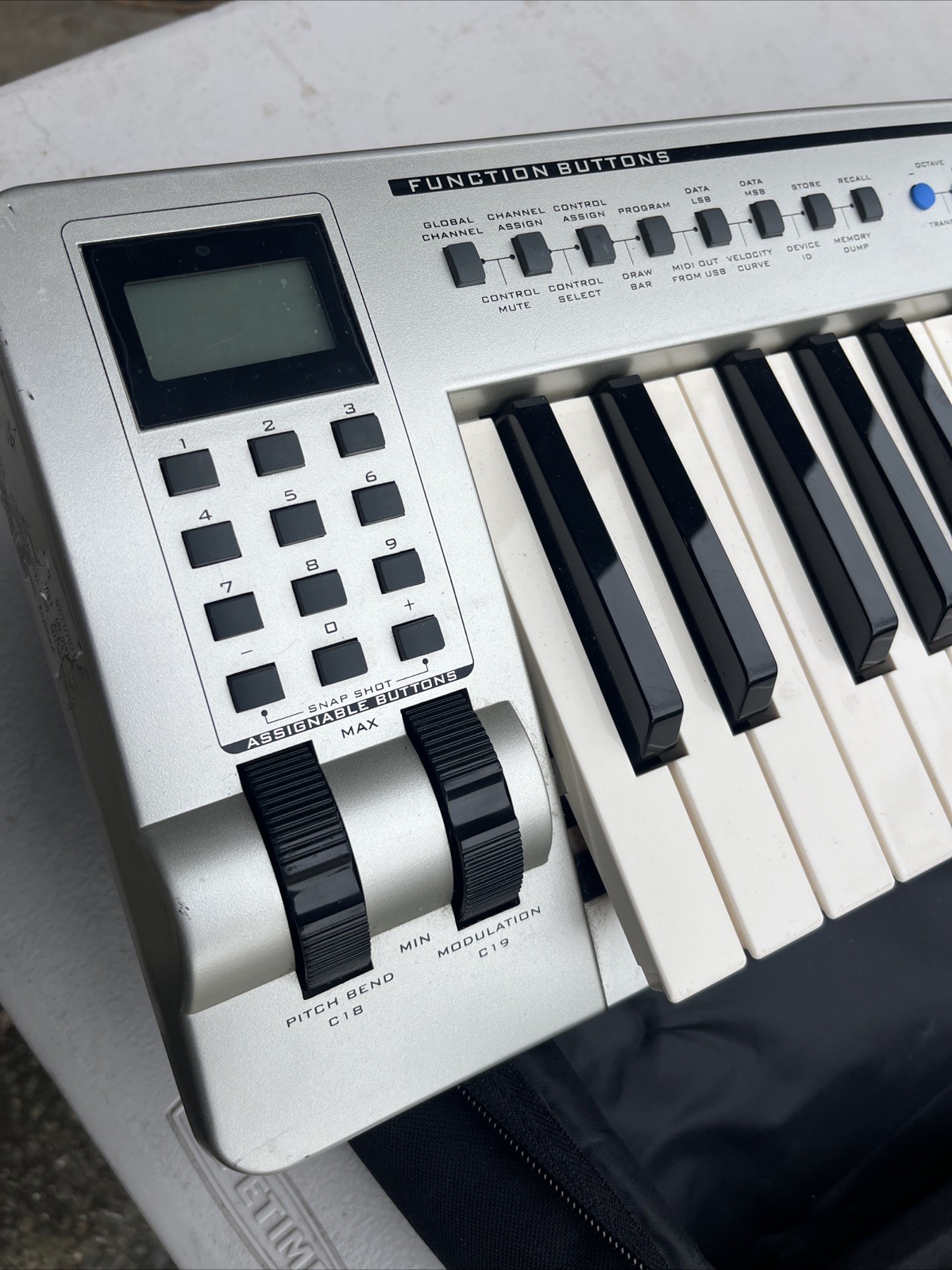 M-AUDIO EVOLUTION MK-449C MIDI Controller -- No Charger— Not Fully Tested