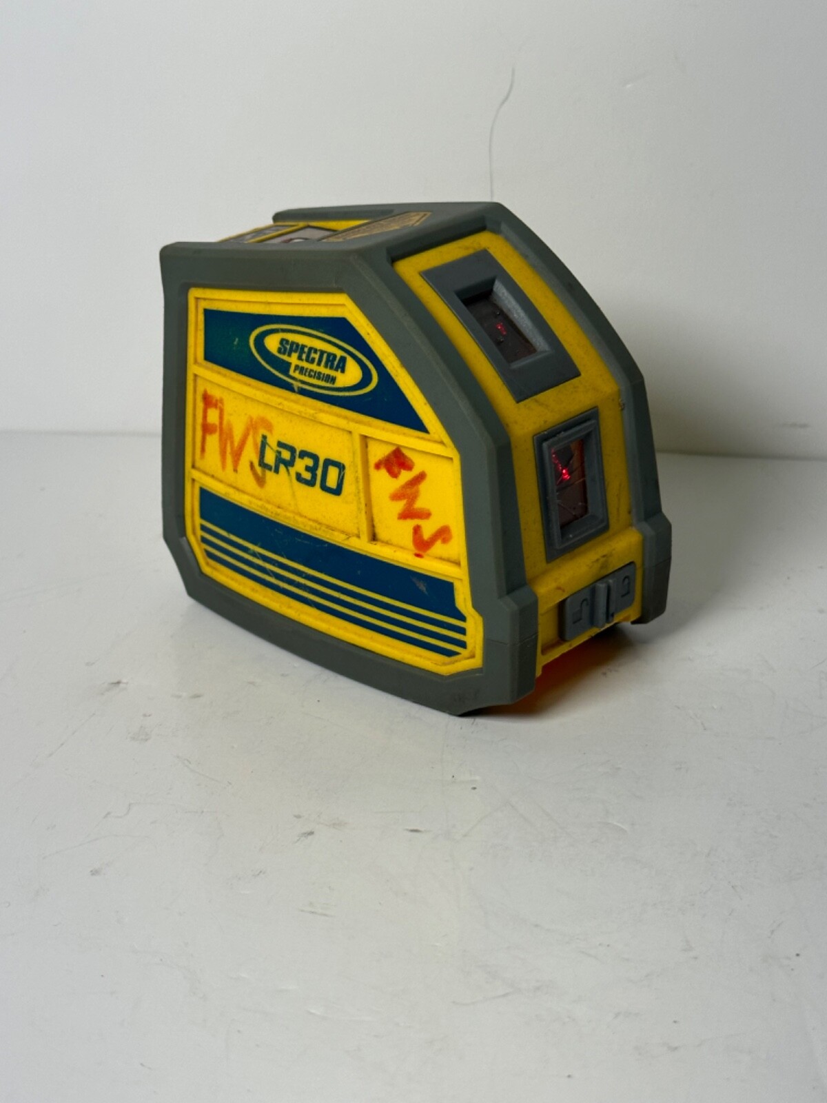 LP30 Spectra Precision Red 3-Beam Laser pointer (please read)