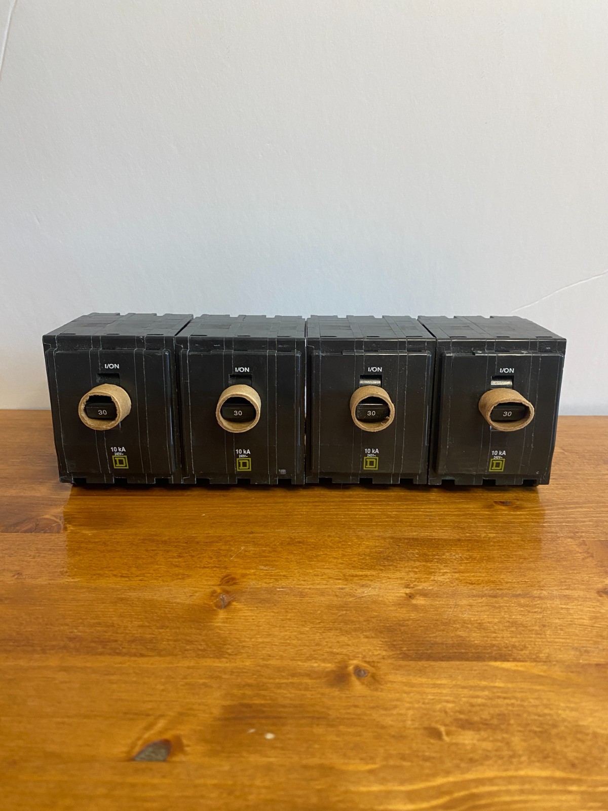 Lot Of 4 Square D Schneider Electric QO330 Circuit Breaker 30 Amp