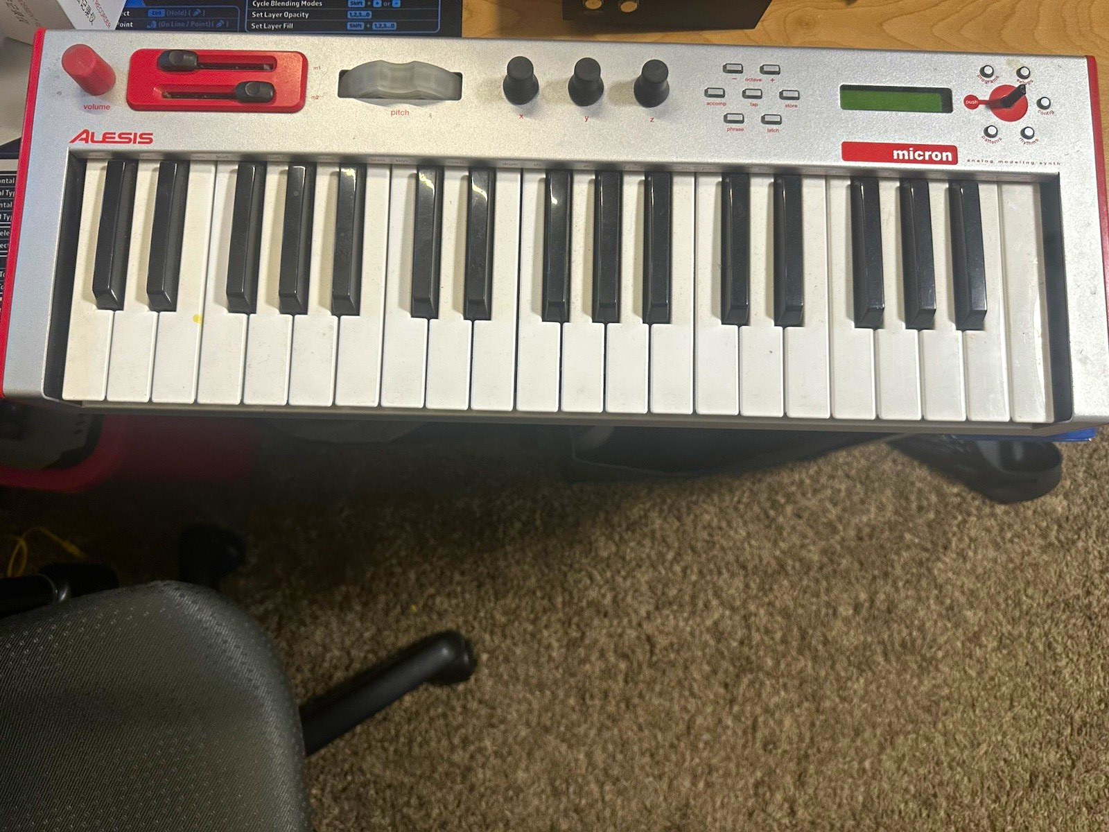 Alesis Micron 25-Key Synth Keyboard Synth Action Pitch Bend Mod Wheel