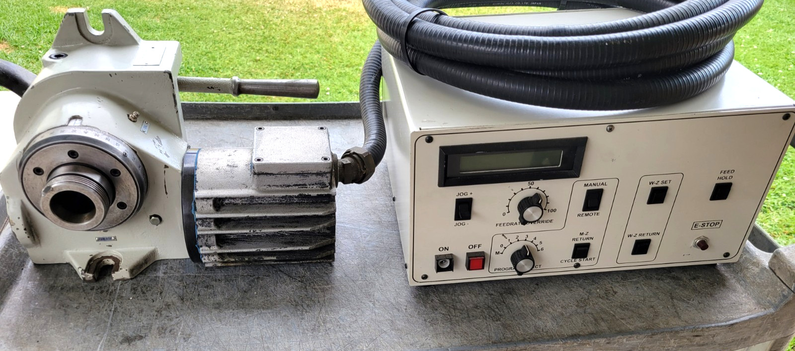 YUASA SUDX-5C-01 ROTARY INDEXER W/ UDNC-100 CONTROLLER