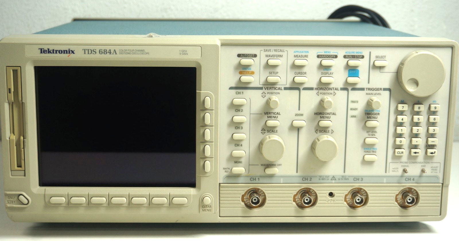 Tektronix - TDS 684A - Colors Four Channel Digitizing Oscilloscope USED