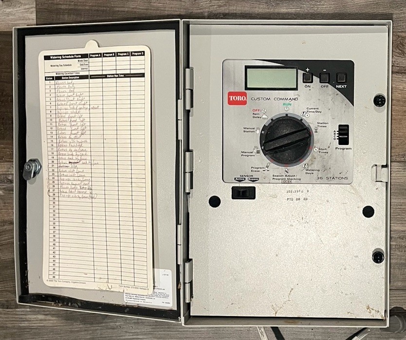 Toro Custom Command Station Controller CC M36 Metal Cabinet Up To 48 Stations