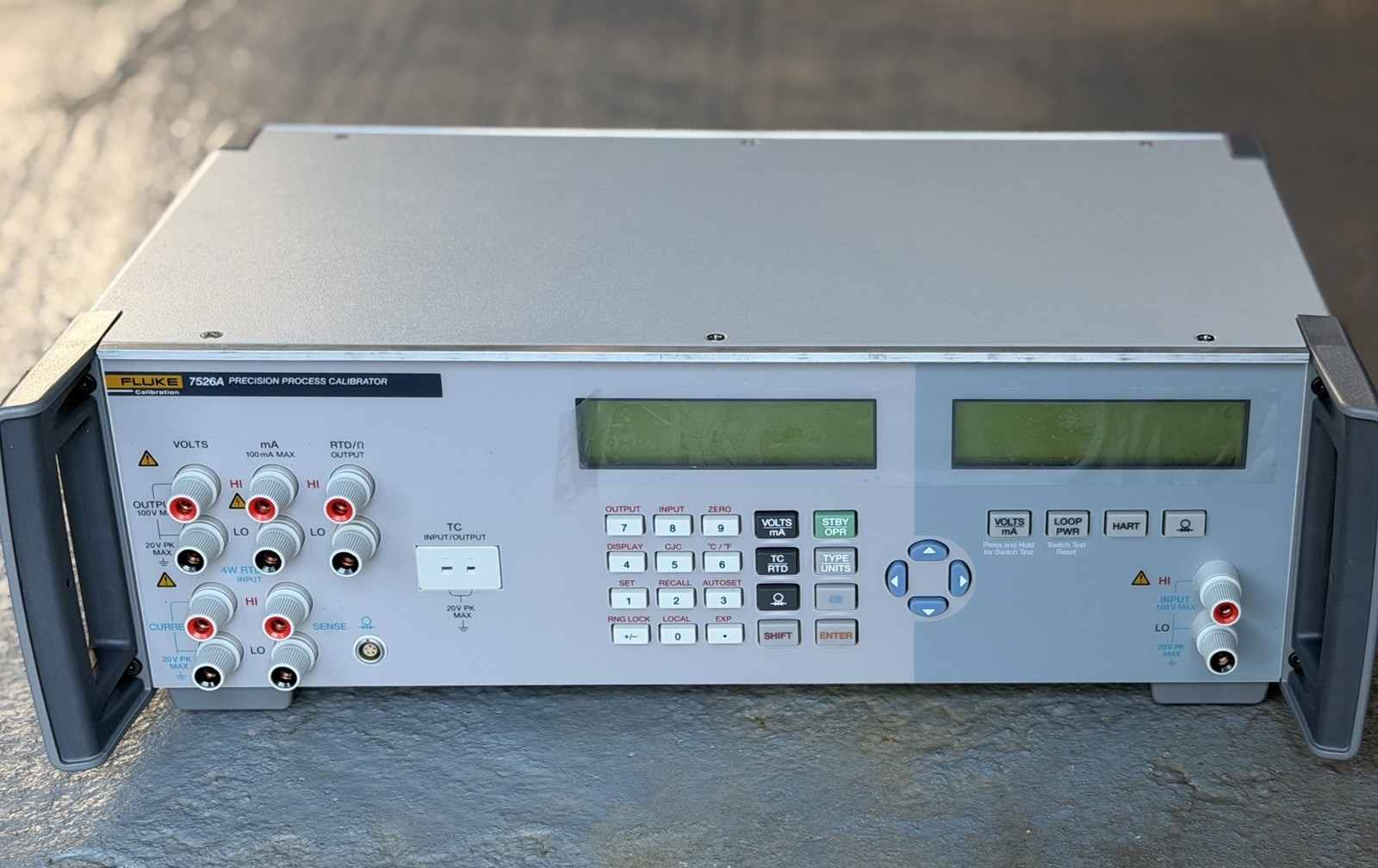 FLUKE 7526A multifunctional calibrator