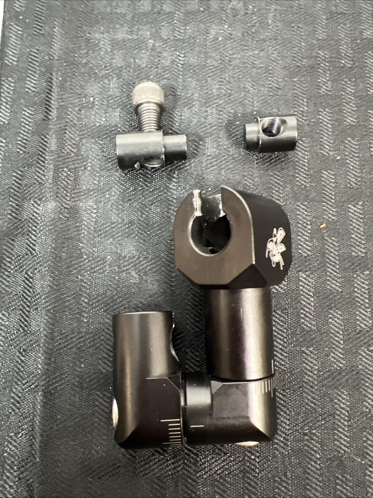 Bee Stinger Standard Side Bar Mount - Black