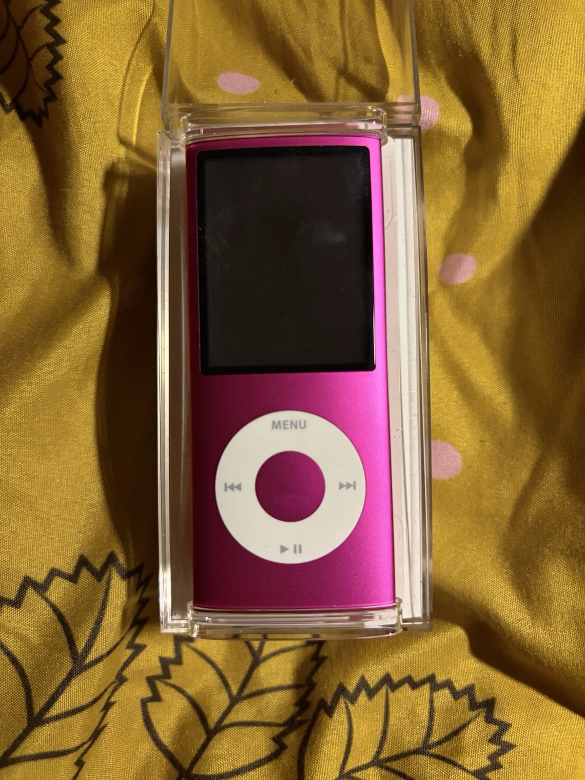 IPod Nano 4th Gen Apple 8GB Pink MP3 Player Headphone Jack A1285 MB735LL/A.
