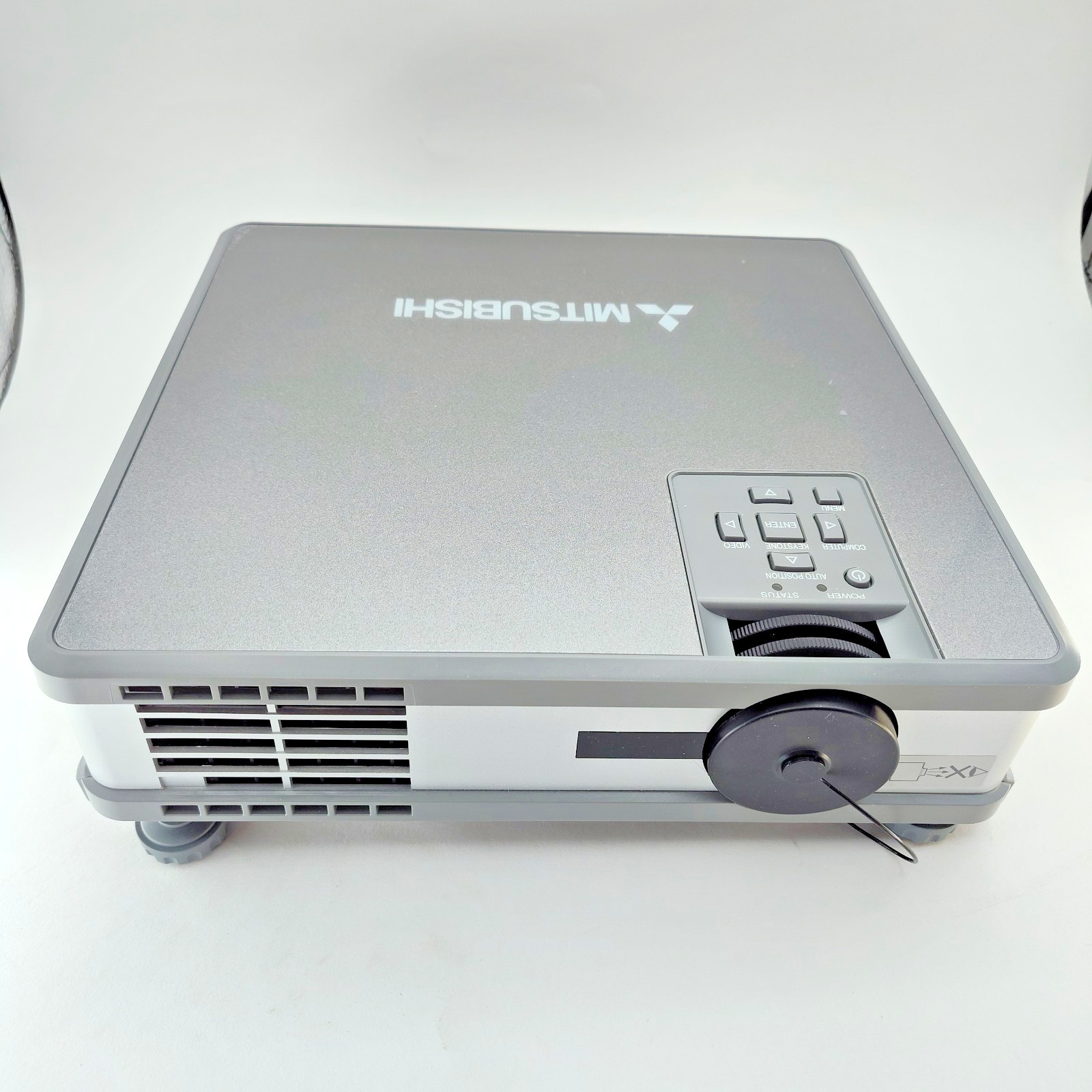 Mitsubishi Electric XL9U LCD video Projector – Tested & Working w/ Power Cord