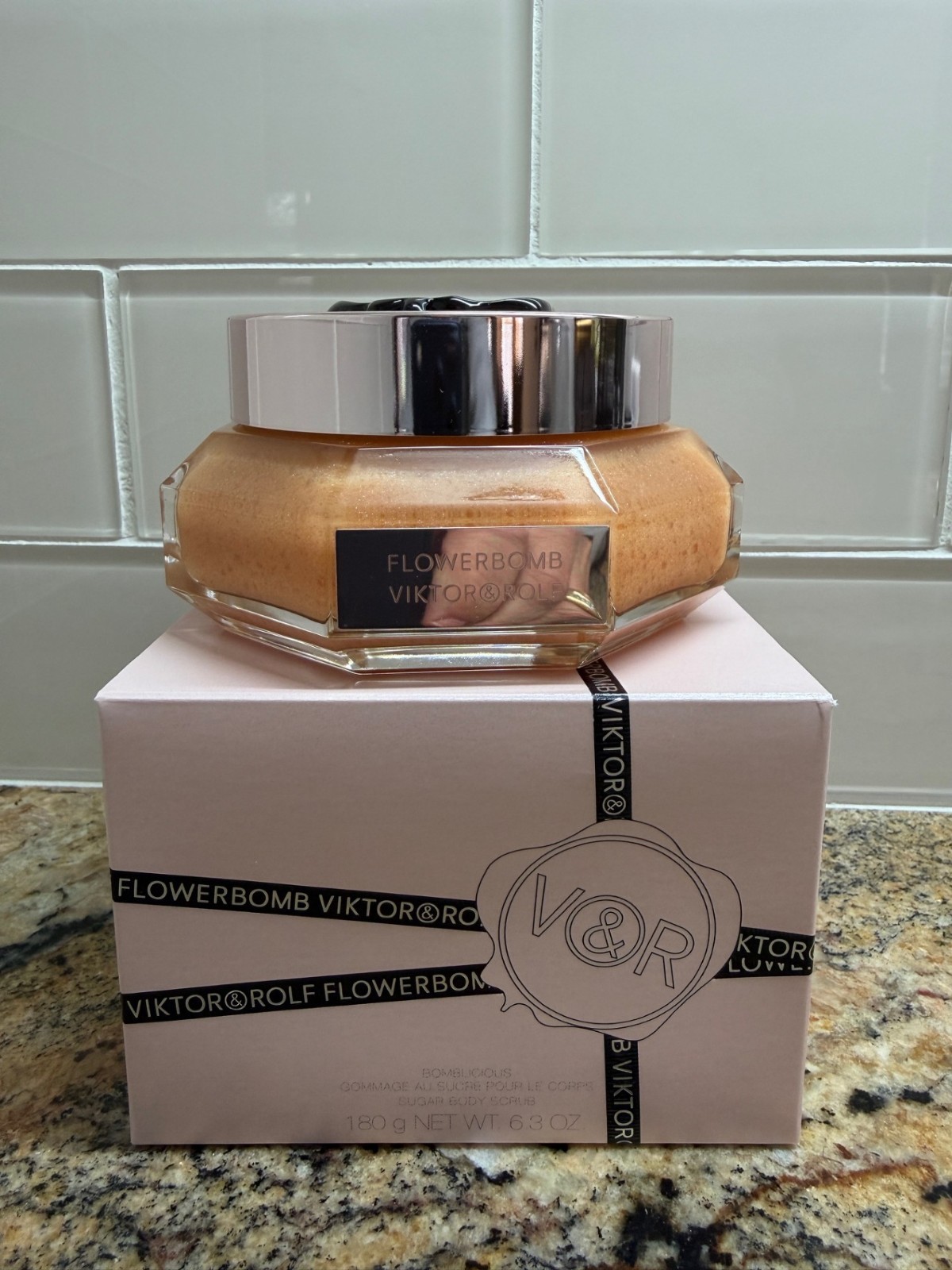 Flowerbomb Viktor & Rolf 180g 6.3 oz. Bomblicious Sugar Body Scrub NIB