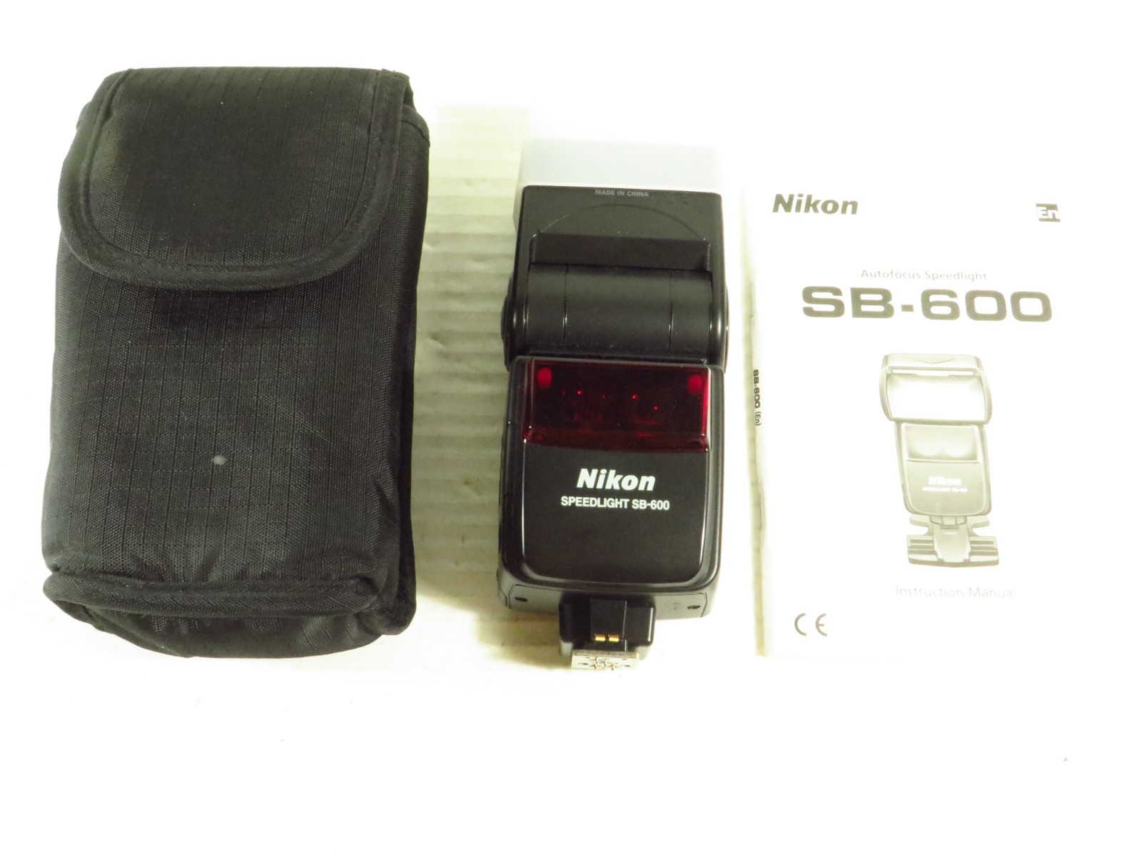 Nikon Speedlight SB-600 Black LCD Screen External Flash Unit w/ Case, Manual