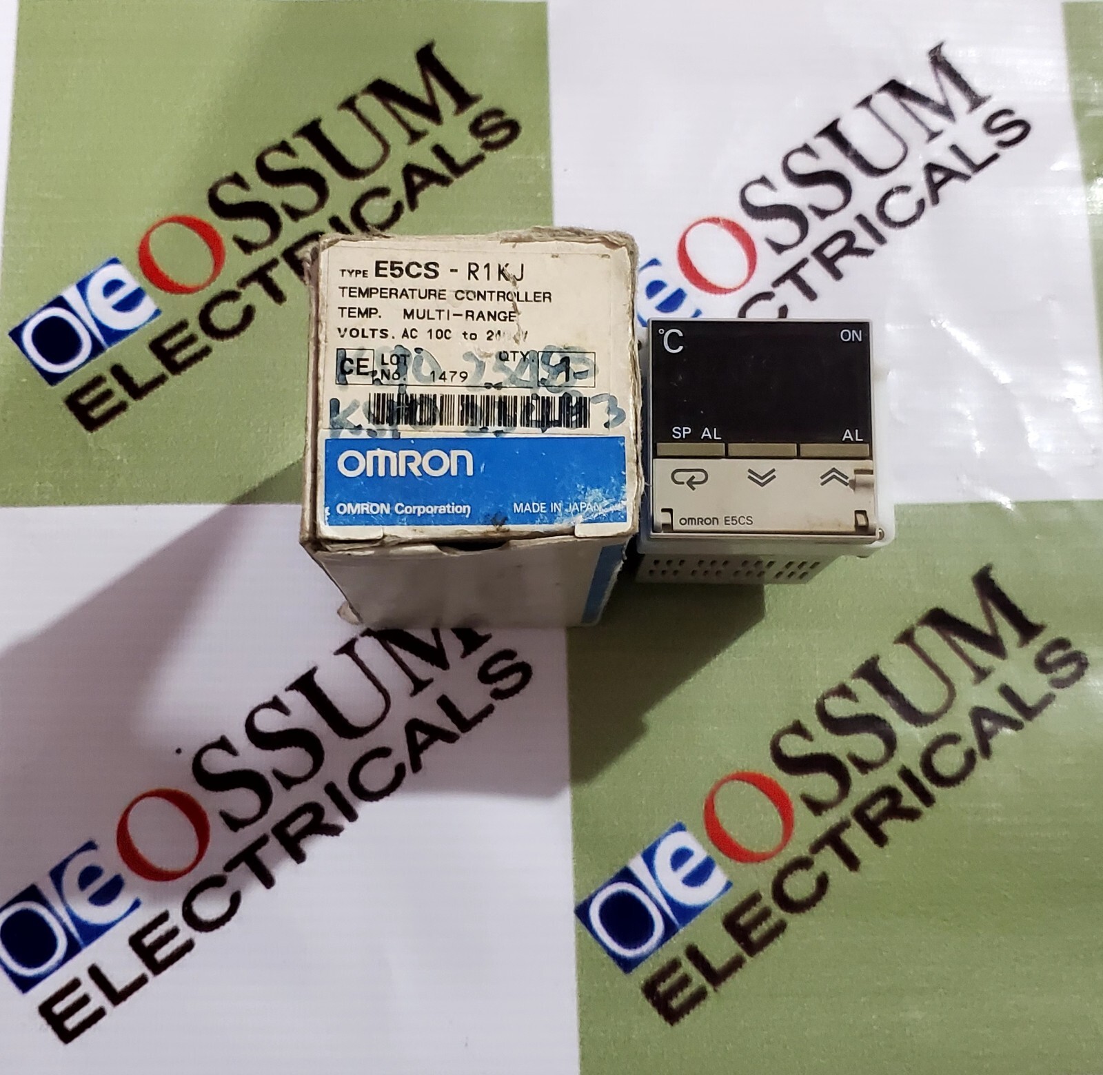 OMRON E5CS-R1KJ TEMPERATURE CONTROLLER VOLTAGE 100-240VAC FREE FAST SHIPPING