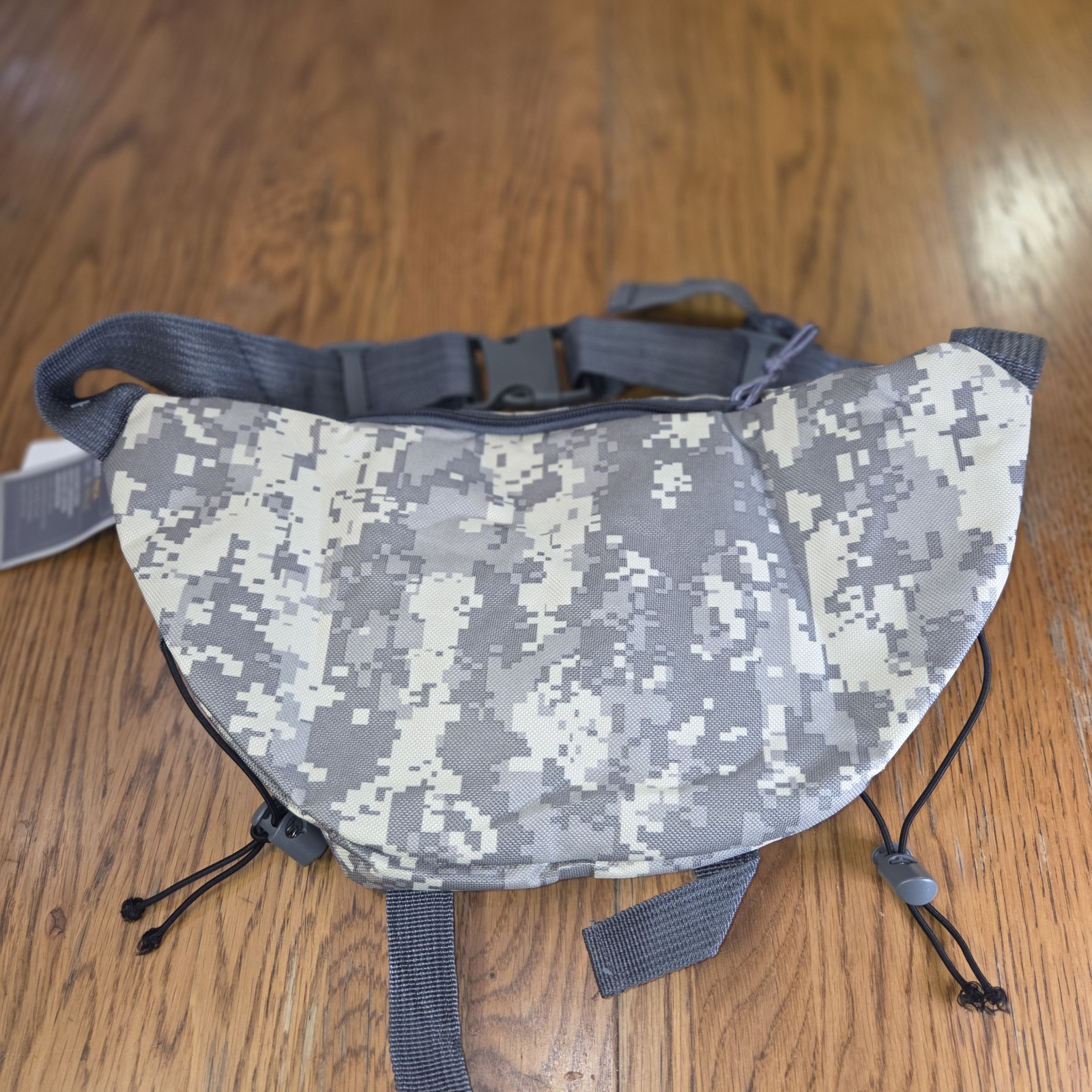 NWT US Army camo belt bag