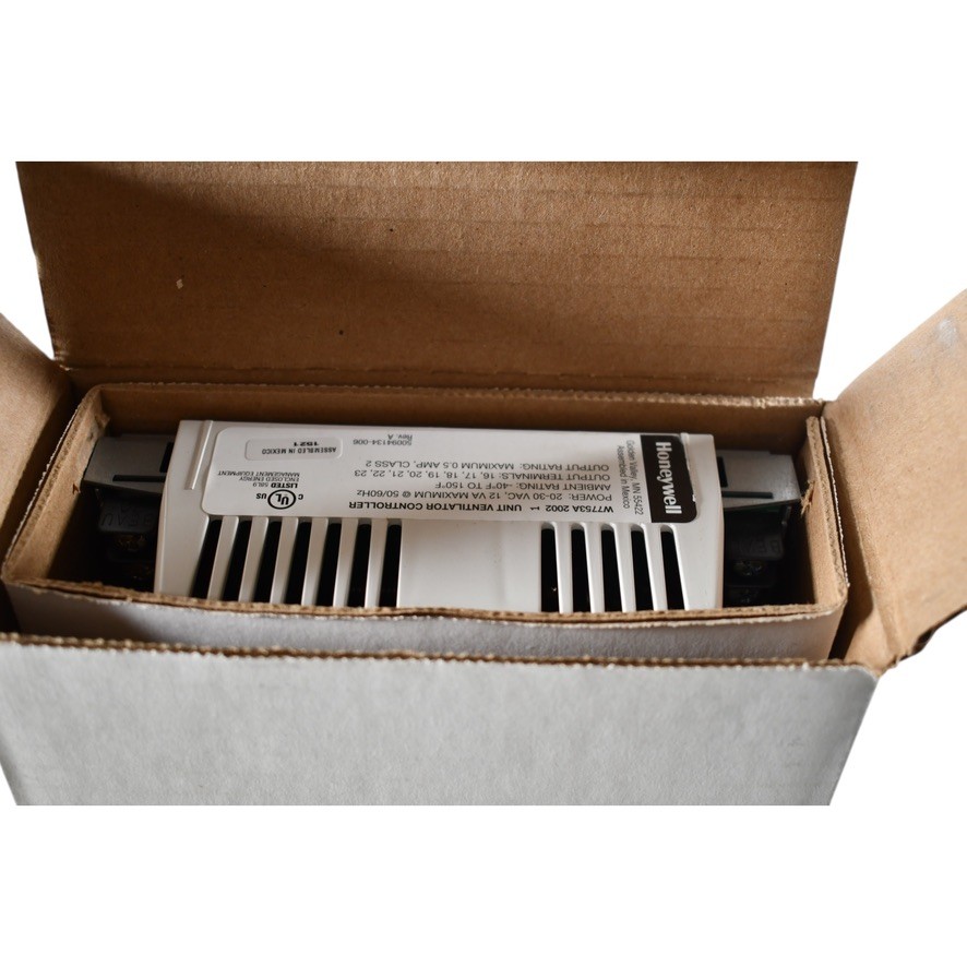 NEW Honeywell W7753A2002 Direct Digital Controller Excel 10 Unit Ventilator Spac