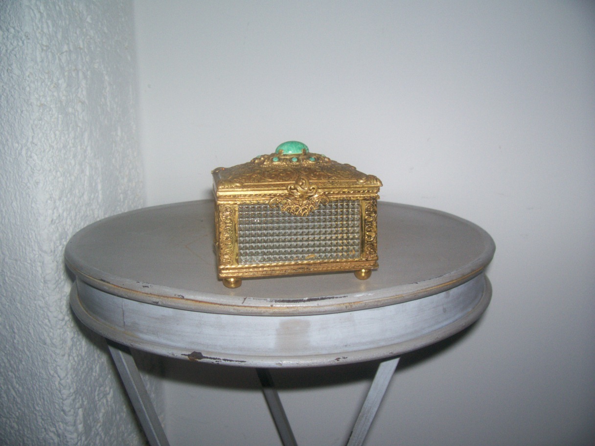 Superb Antique Box Orient With Stone
